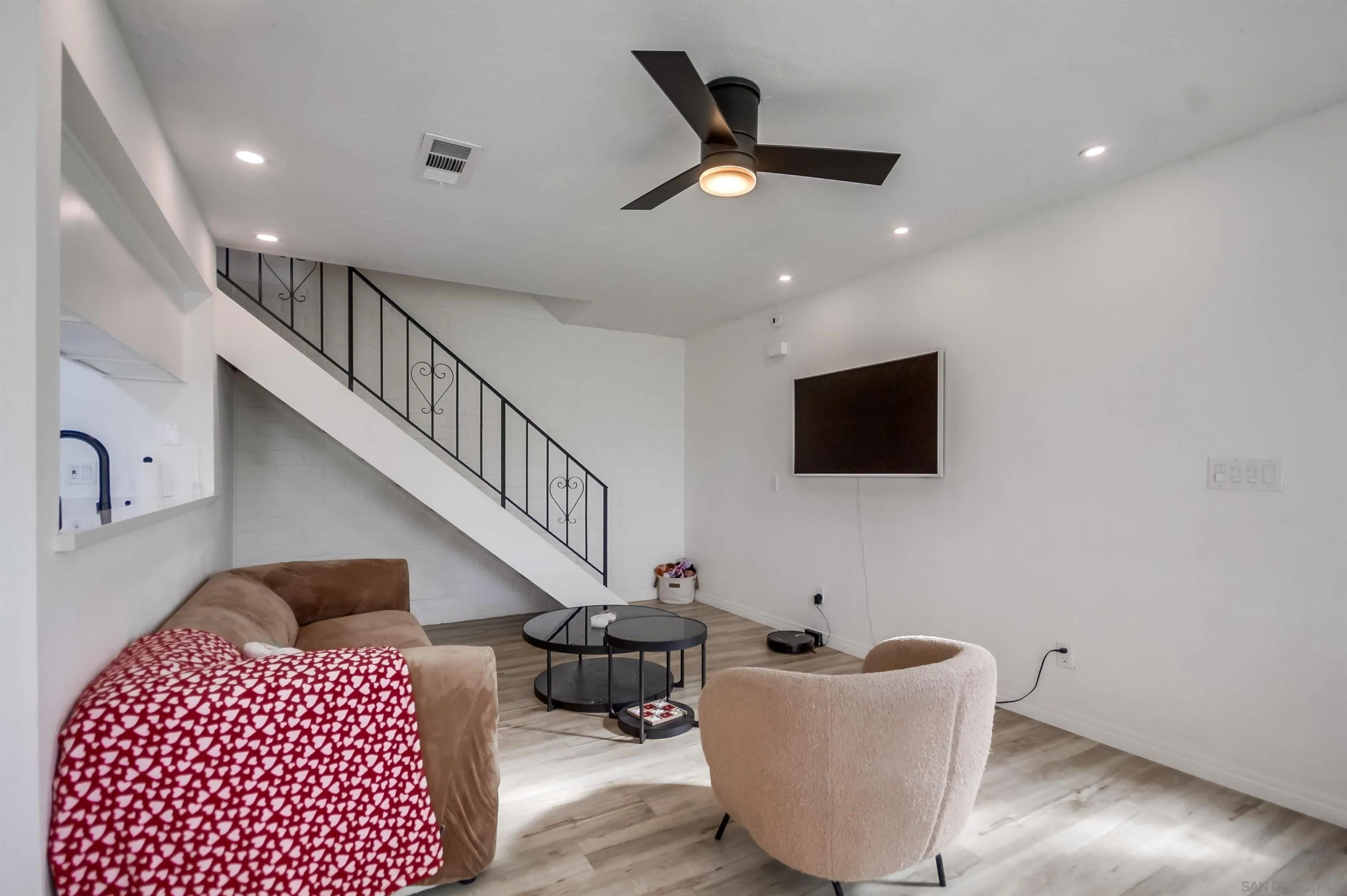 Photo #6: 250017119 Listing 