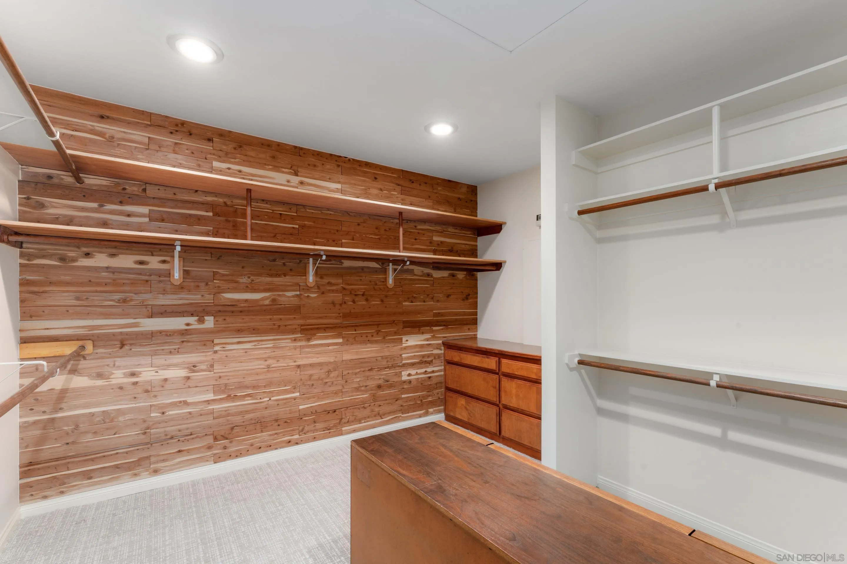 https://cdn.realtyfeed.com/cdn/127/250017120/499a31689b8d5a2b852bab32045b9c46.webp