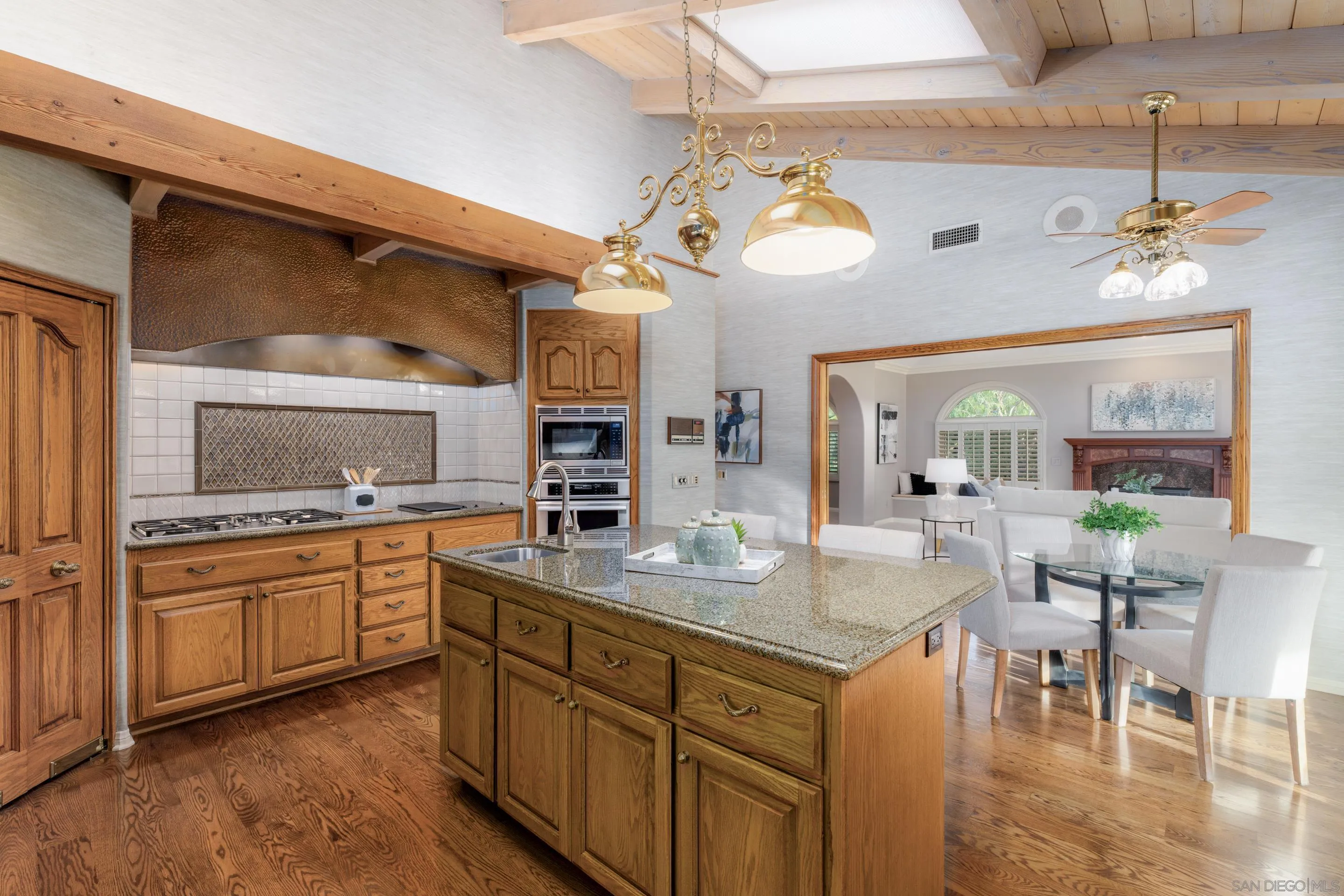https://cdn.realtyfeed.com/cdn/127/250017120/4b69551bf297c06a6f3a640c411a9dca.webp