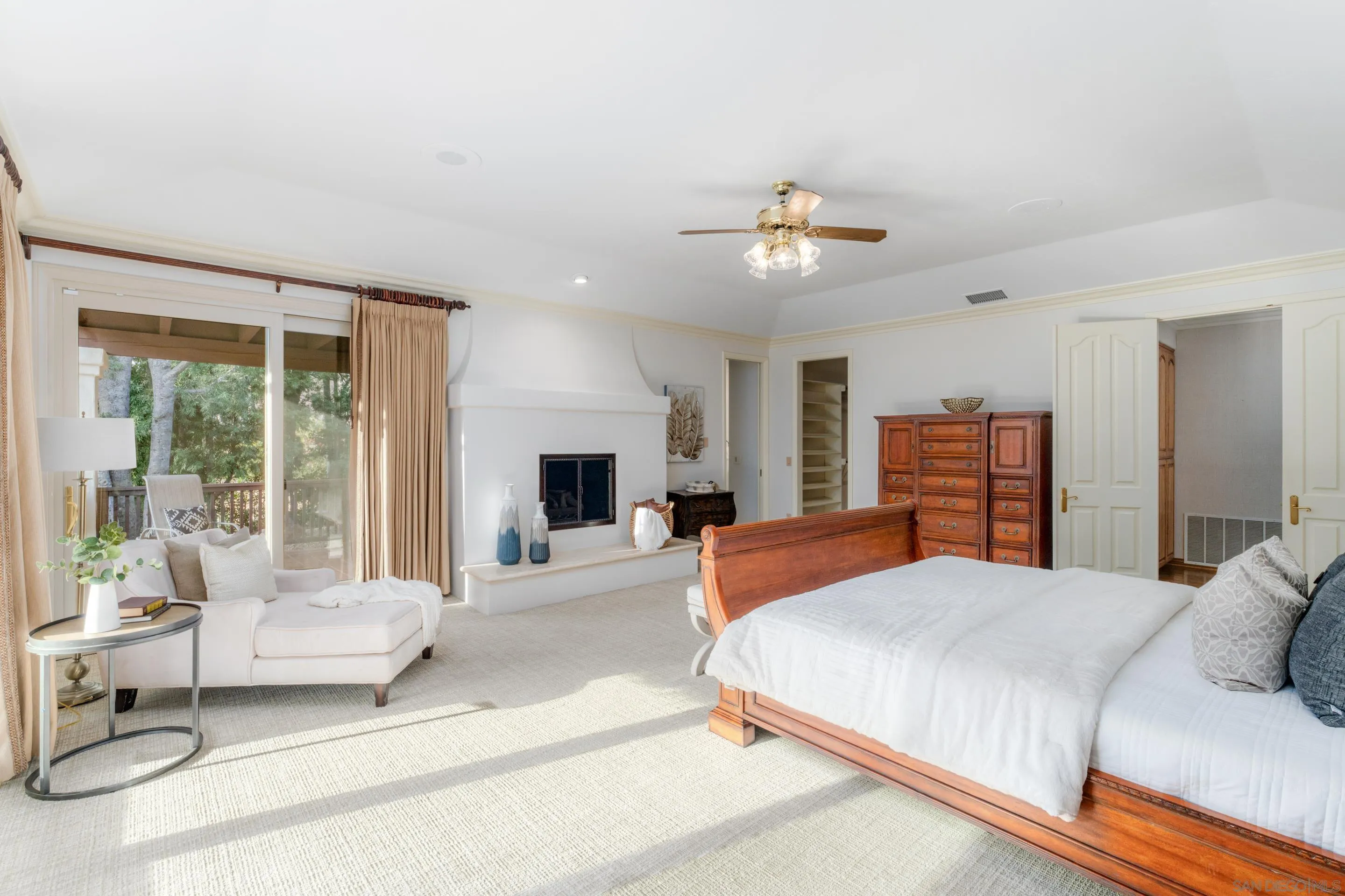 https://cdn.realtyfeed.com/cdn/127/250017120/53ab3af5d566712a466066334d5ca7c7.webp
