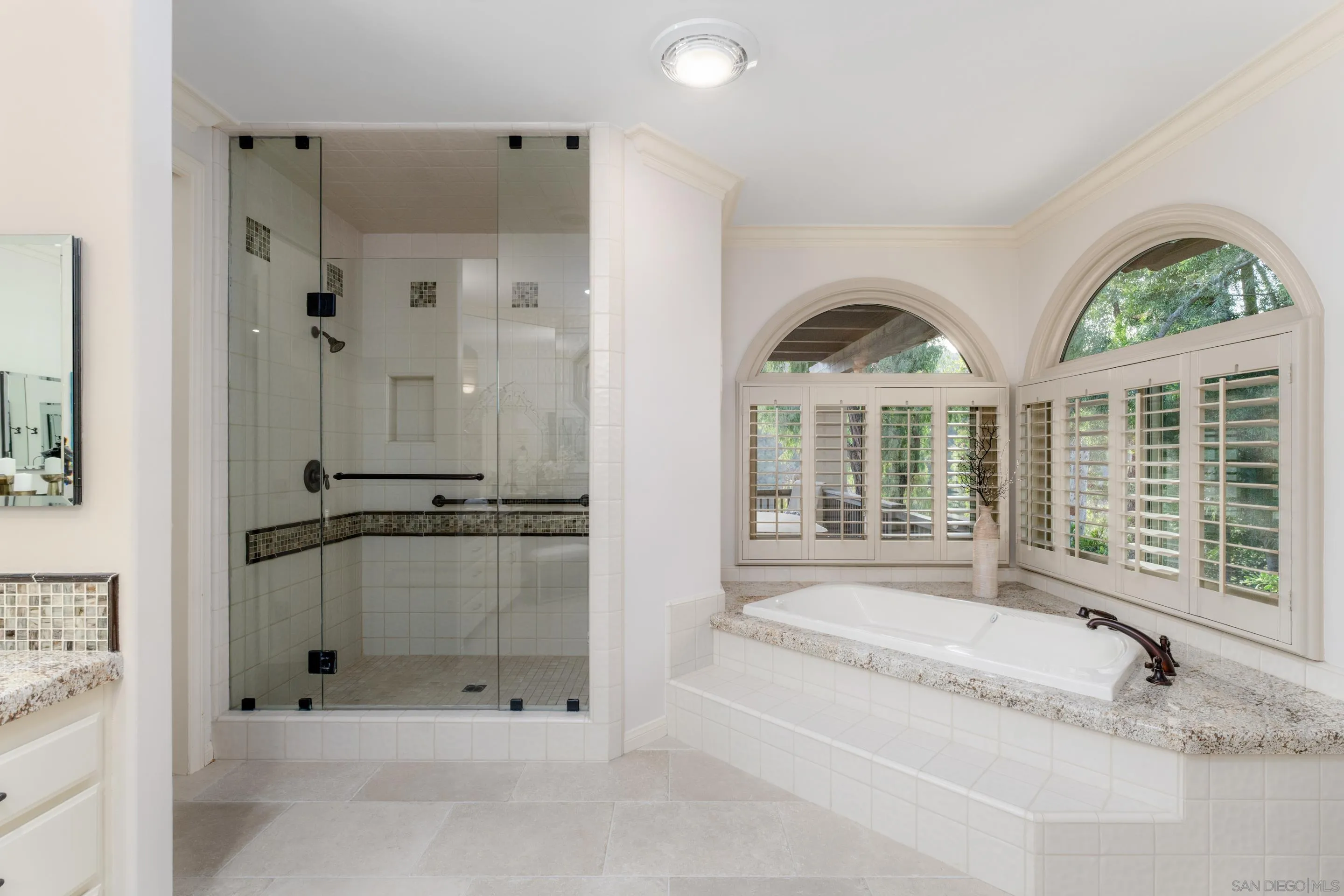 https://cdn.realtyfeed.com/cdn/127/250017120/cdde60af59f98deb2d4e2a0df2c0eda3.webp
