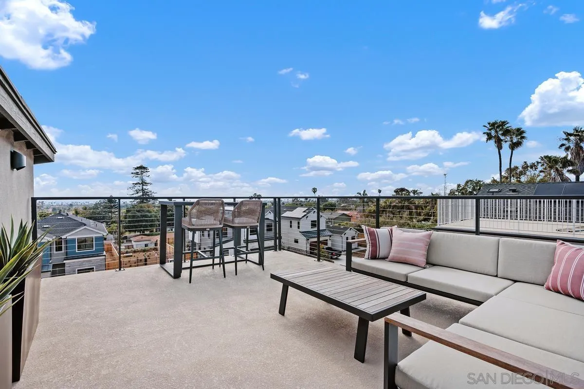 https://cdn.realtyfeed.com/cdn/127/250017163/26369ca56fe17d18936e42890d23386e.webp