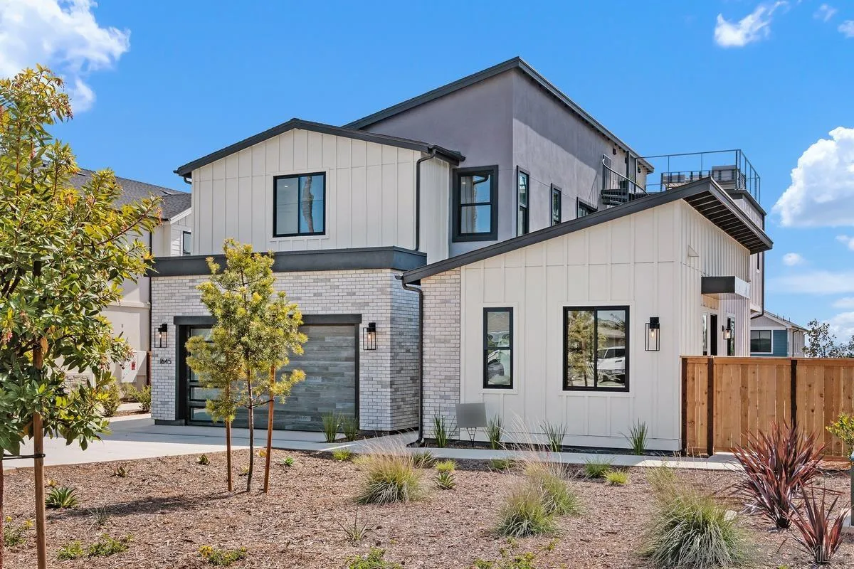 https://cdn.realtyfeed.com/cdn/127/250017163/aaaa386d9fc10174b2bdb62acd73970c.webp