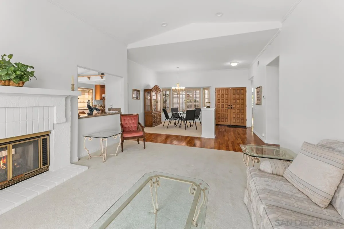 https://cdn.realtyfeed.com/cdn/127/250017193/379292e55f5c26edc005af5110dcbce6.webp