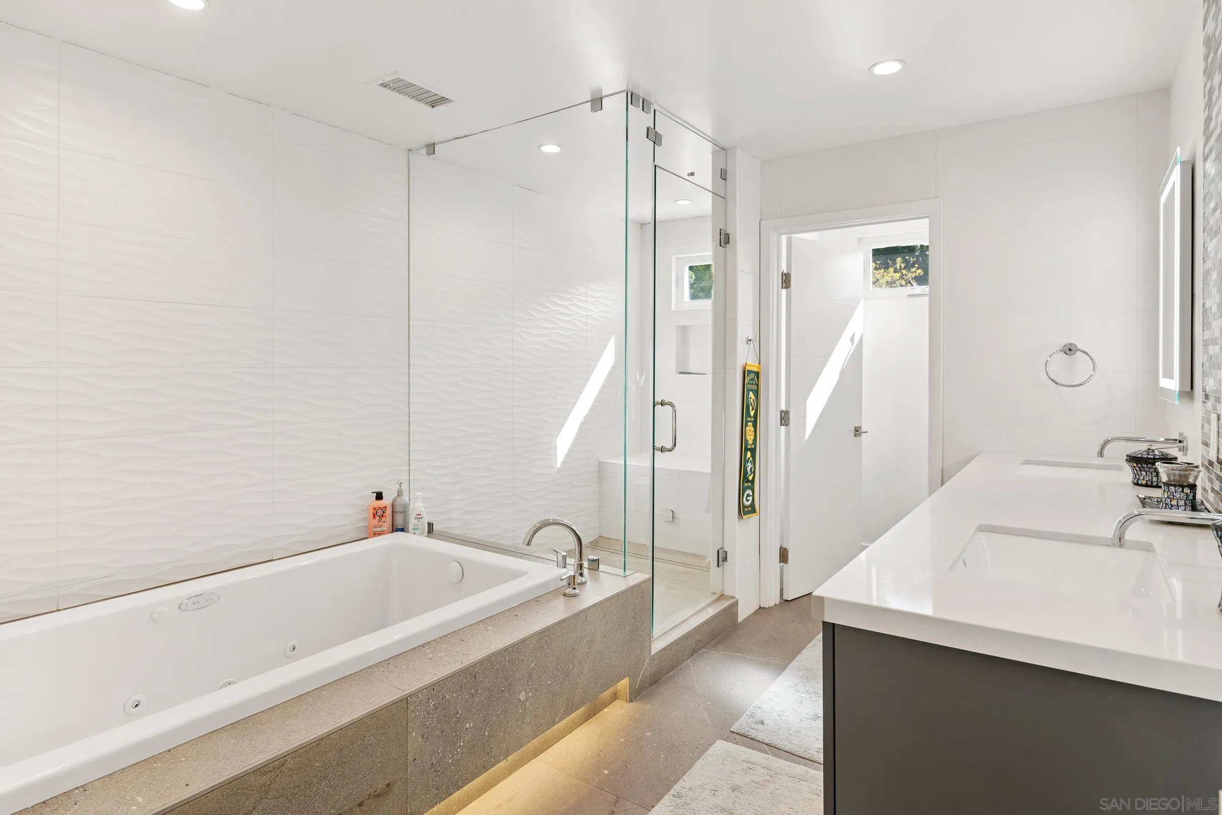 https://cdn.realtyfeed.com/cdn/127/250017196/60177f2a3a37ea8f8fa572670353bb45.webp