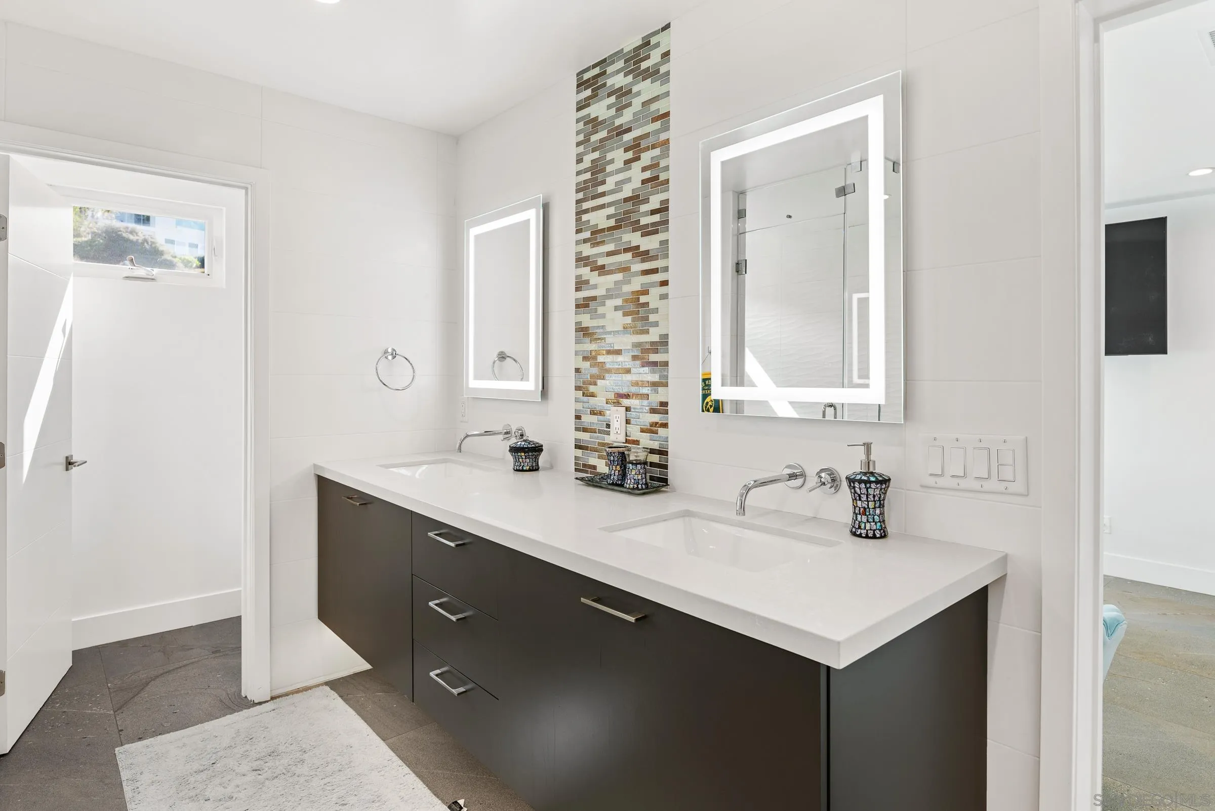 https://cdn.realtyfeed.com/cdn/127/250017196/7a297848617966736af2331ed8a850d3.webp