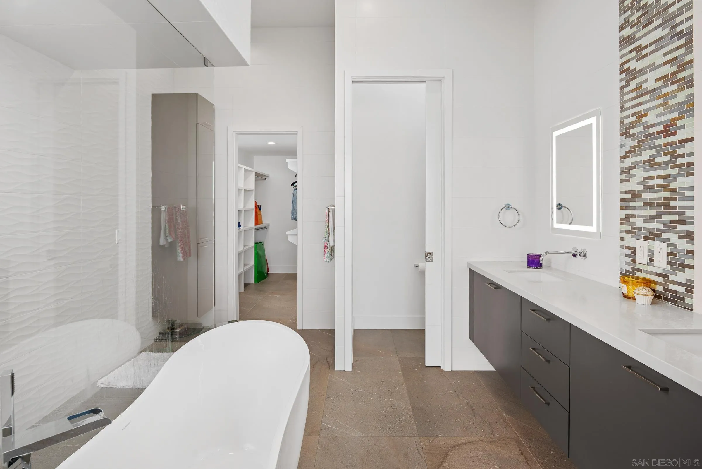 https://cdn.realtyfeed.com/cdn/127/250017196/a6de39e745917f21b83a22cb7b6d0454.webp