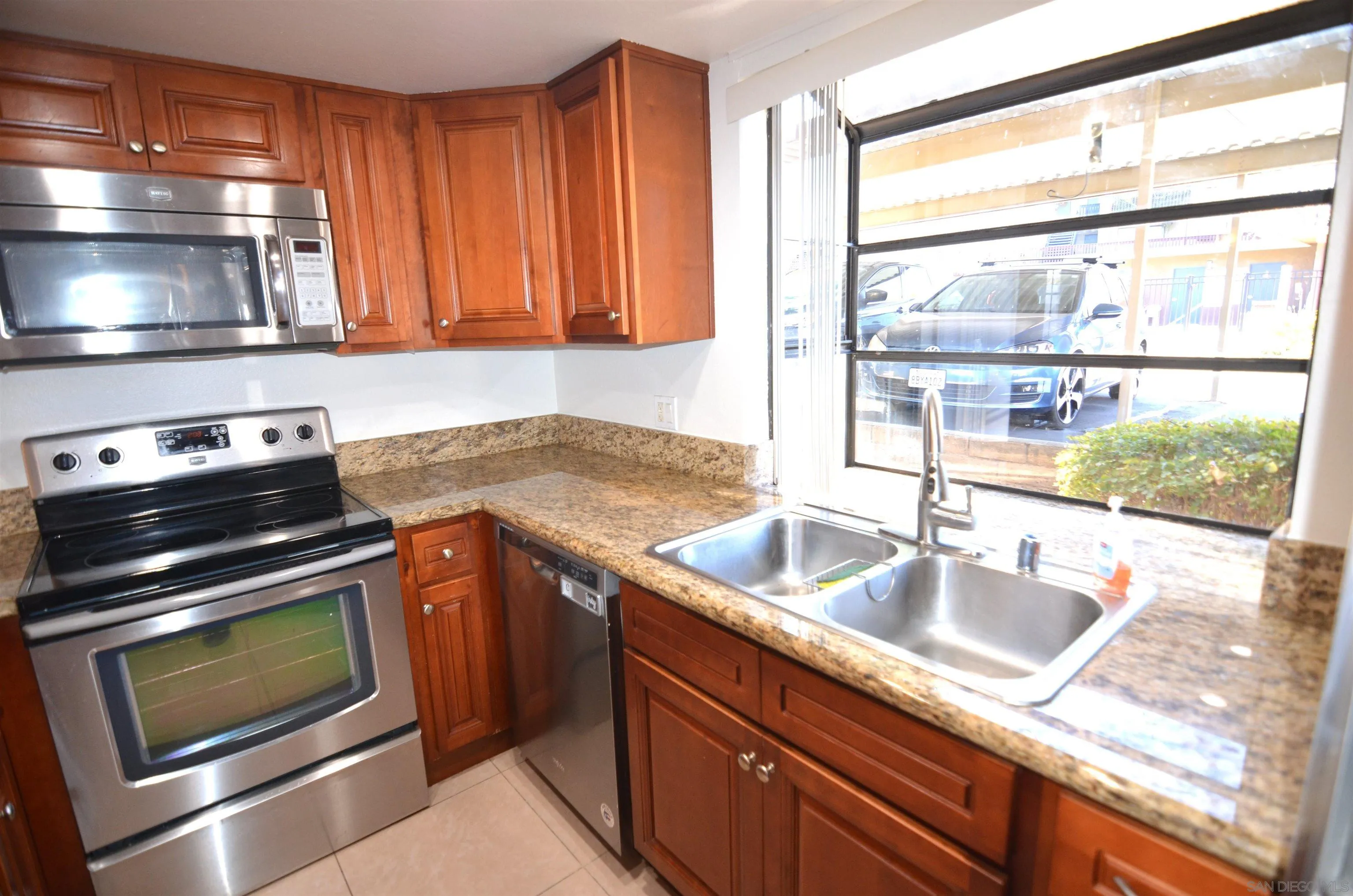 Photo #2: 250017246 Listing 