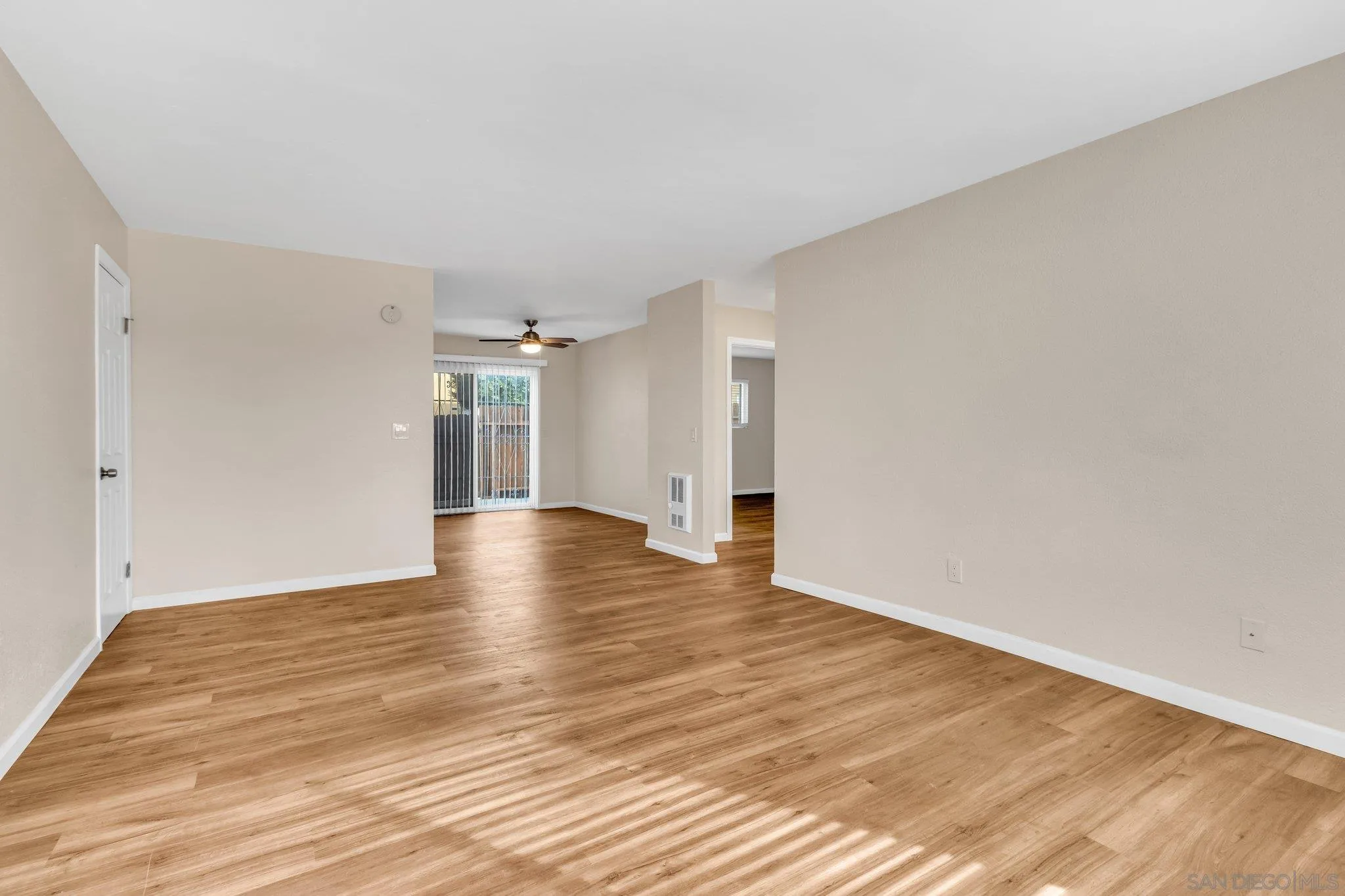 Photo #2: 250017250 Listing 