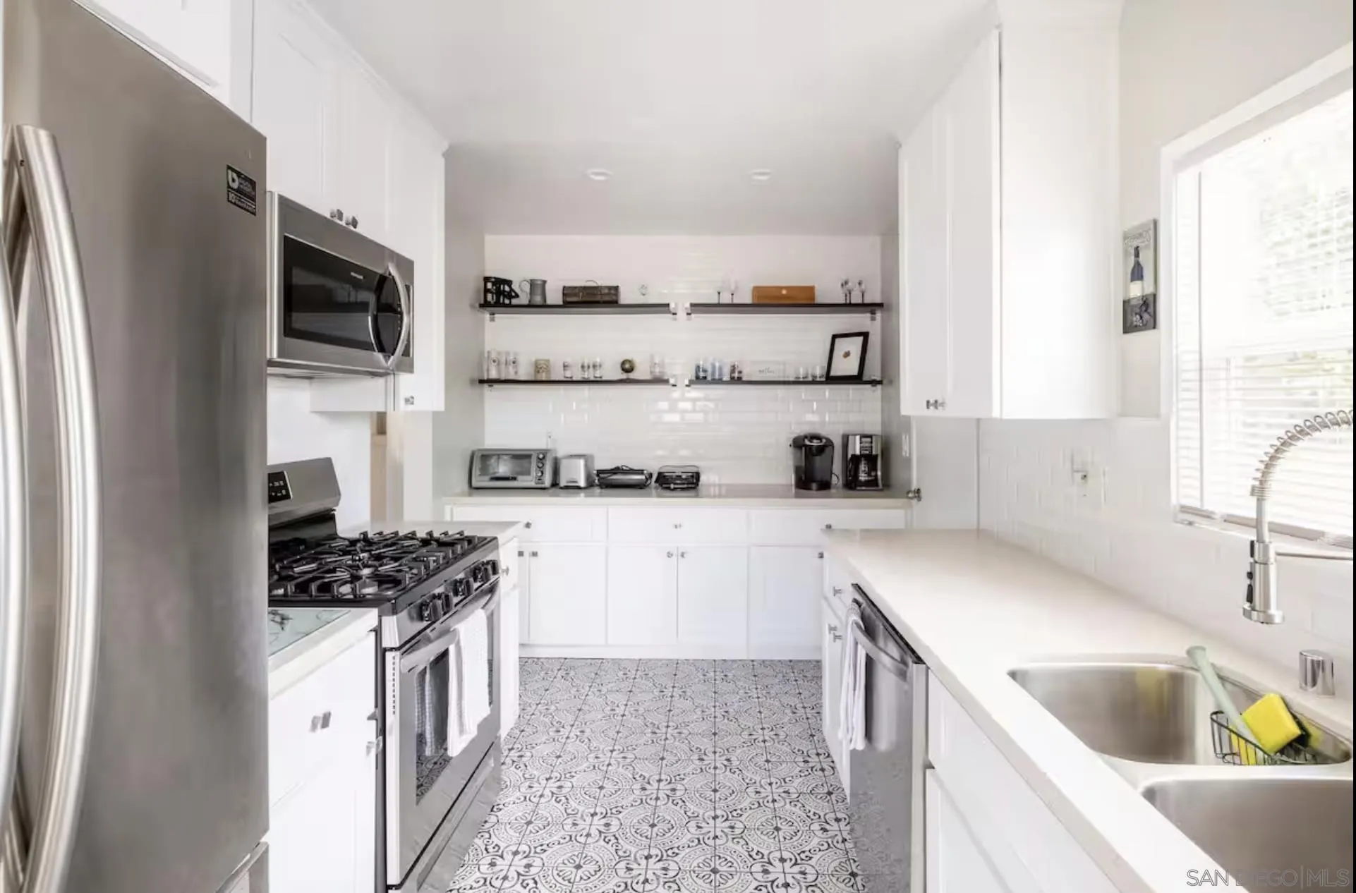 https://cdn.realtyfeed.com/cdn/127/250017356/889150723939a452cac138bcdeecce6f.webp