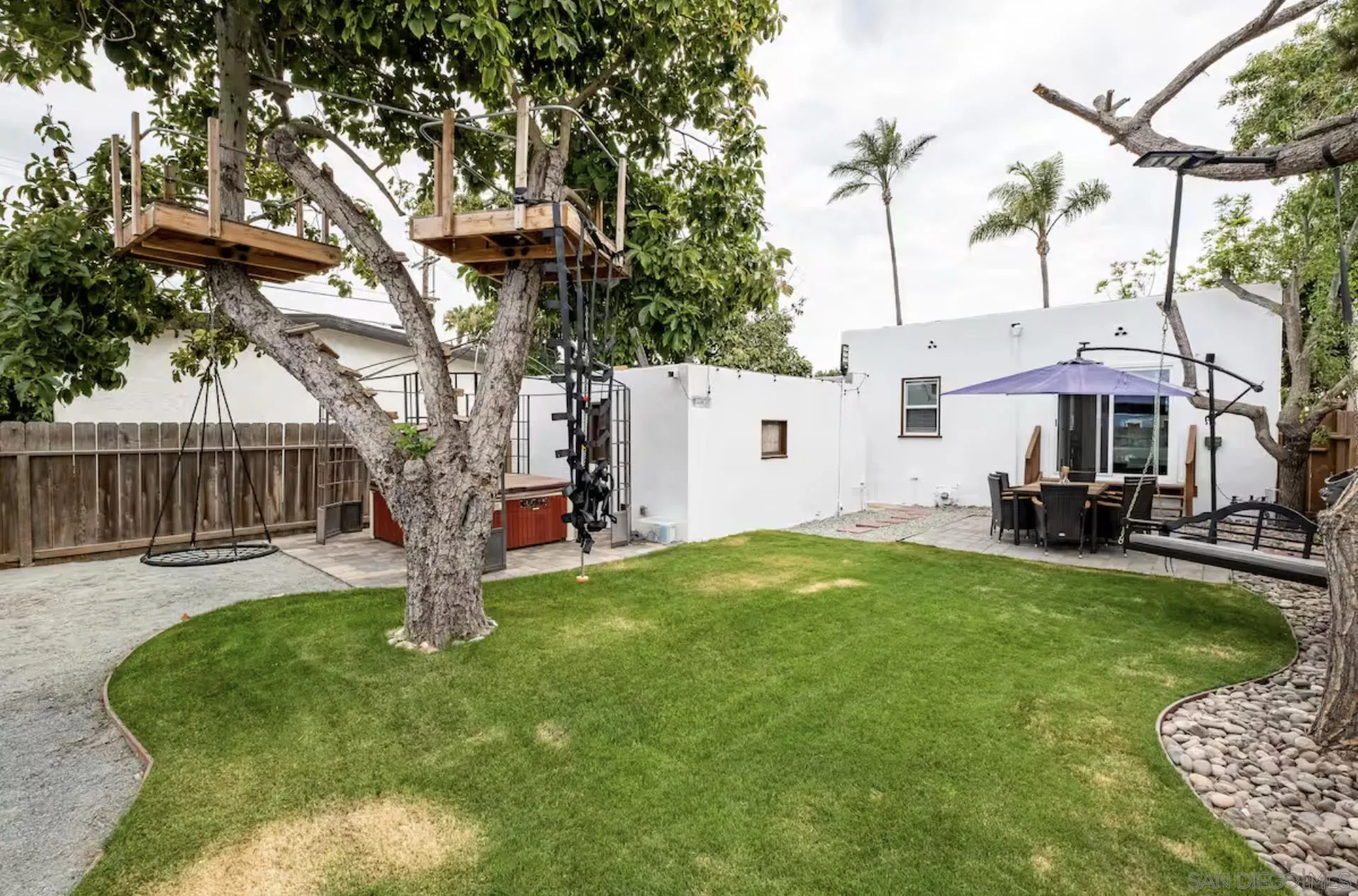 https://cdn.realtyfeed.com/cdn/127/250017356/e8c259d6abe2dd0e3a66de32b6278d75.webp