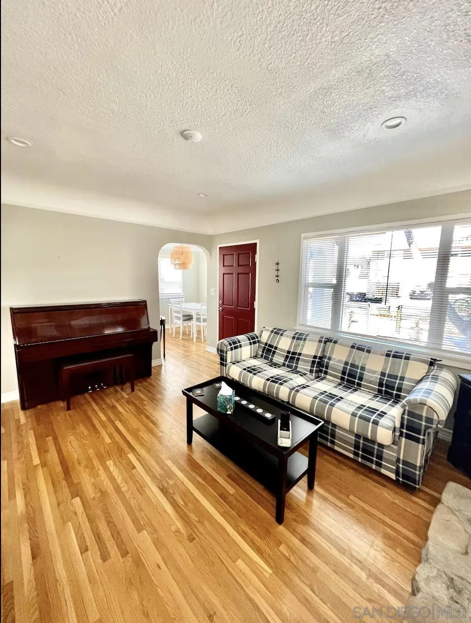 https://cdn.realtyfeed.com/cdn/127/250017356/fecd6376886bc891ac6c83b4ca3f2f71.webp
