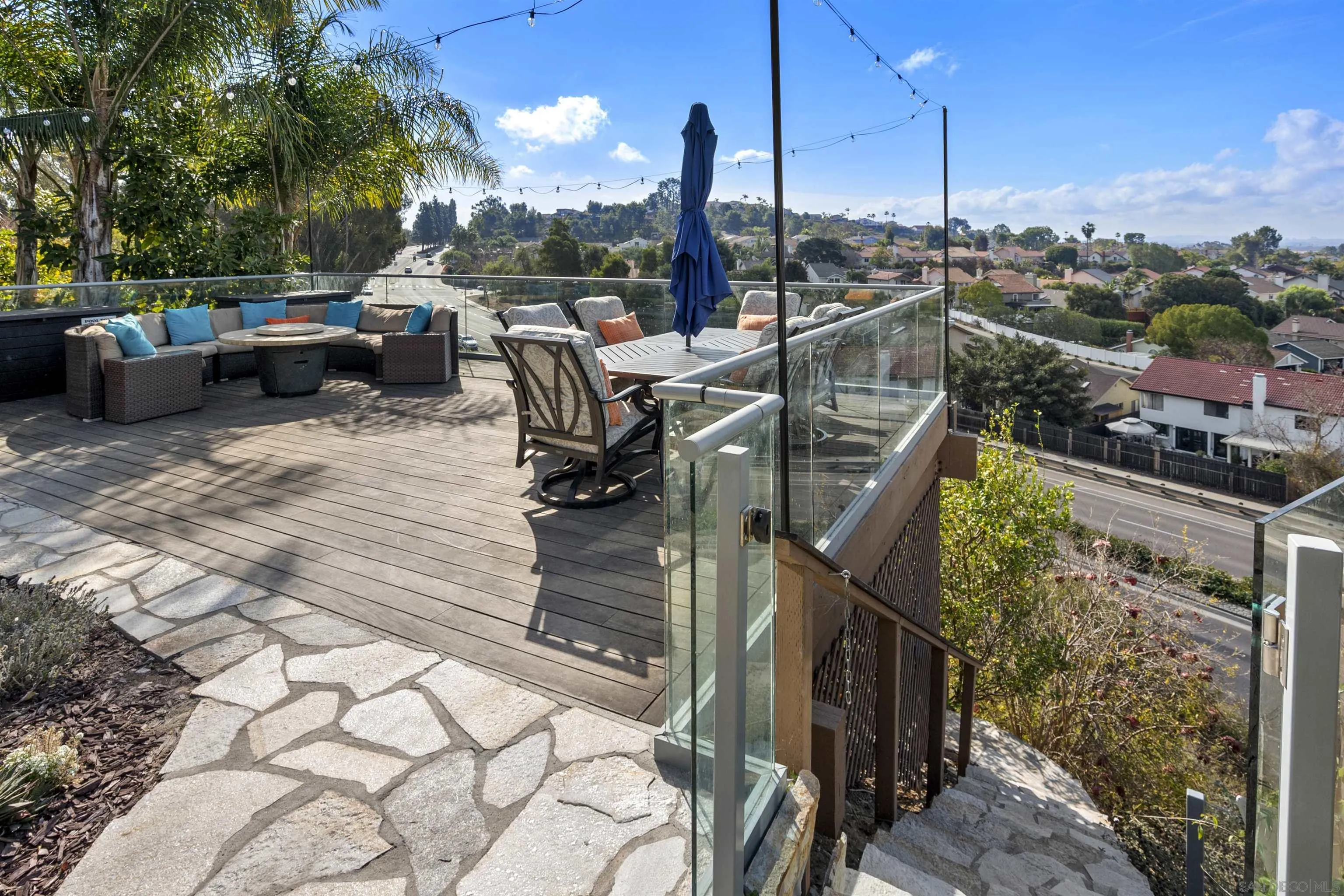 https://cdn.realtyfeed.com/cdn/127/250017441/0632bceaabc761e7faff26fc7f16f302.webp