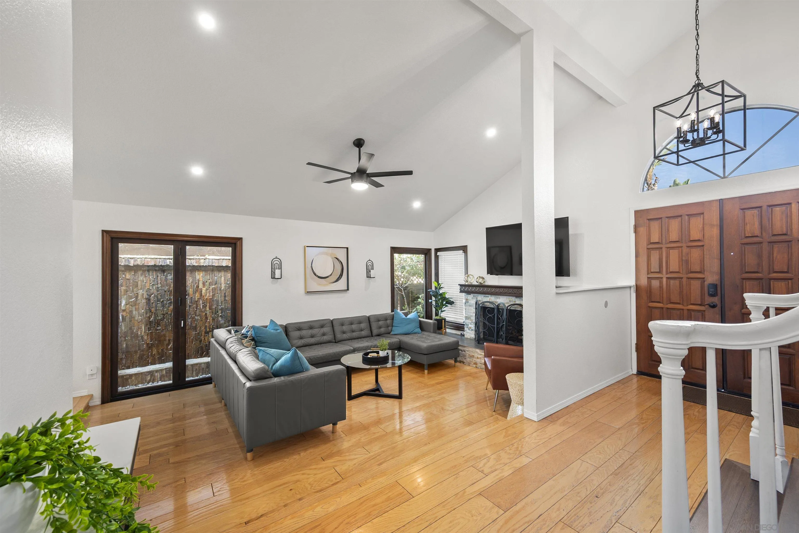 https://cdn.realtyfeed.com/cdn/127/250017441/7ce37d65ffea22a6f84eb47a869cd0e9.webp
