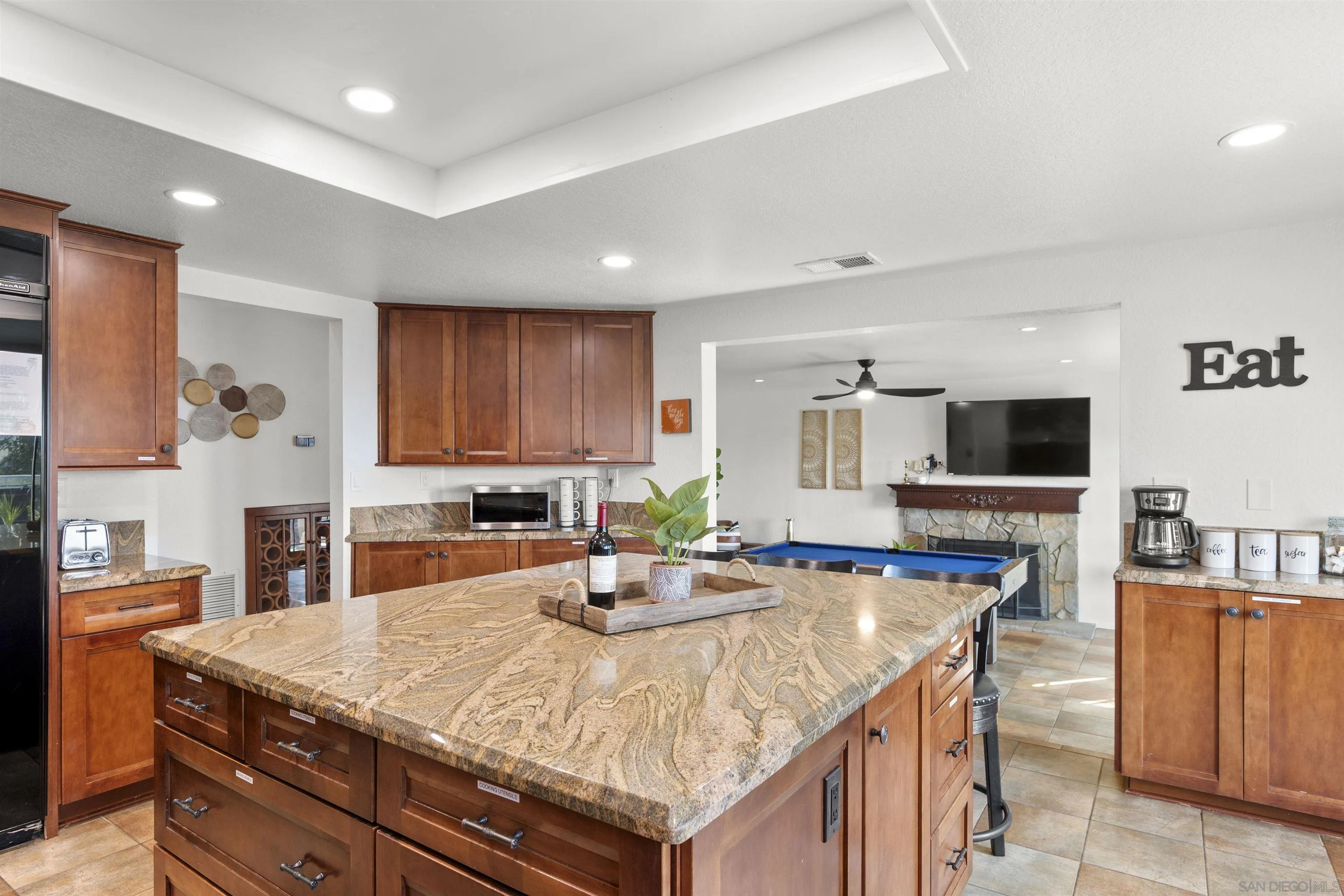 https://cdn.realtyfeed.com/cdn/127/250017441/adefecfe9c6ed481baaa9e84aac112fc.webp