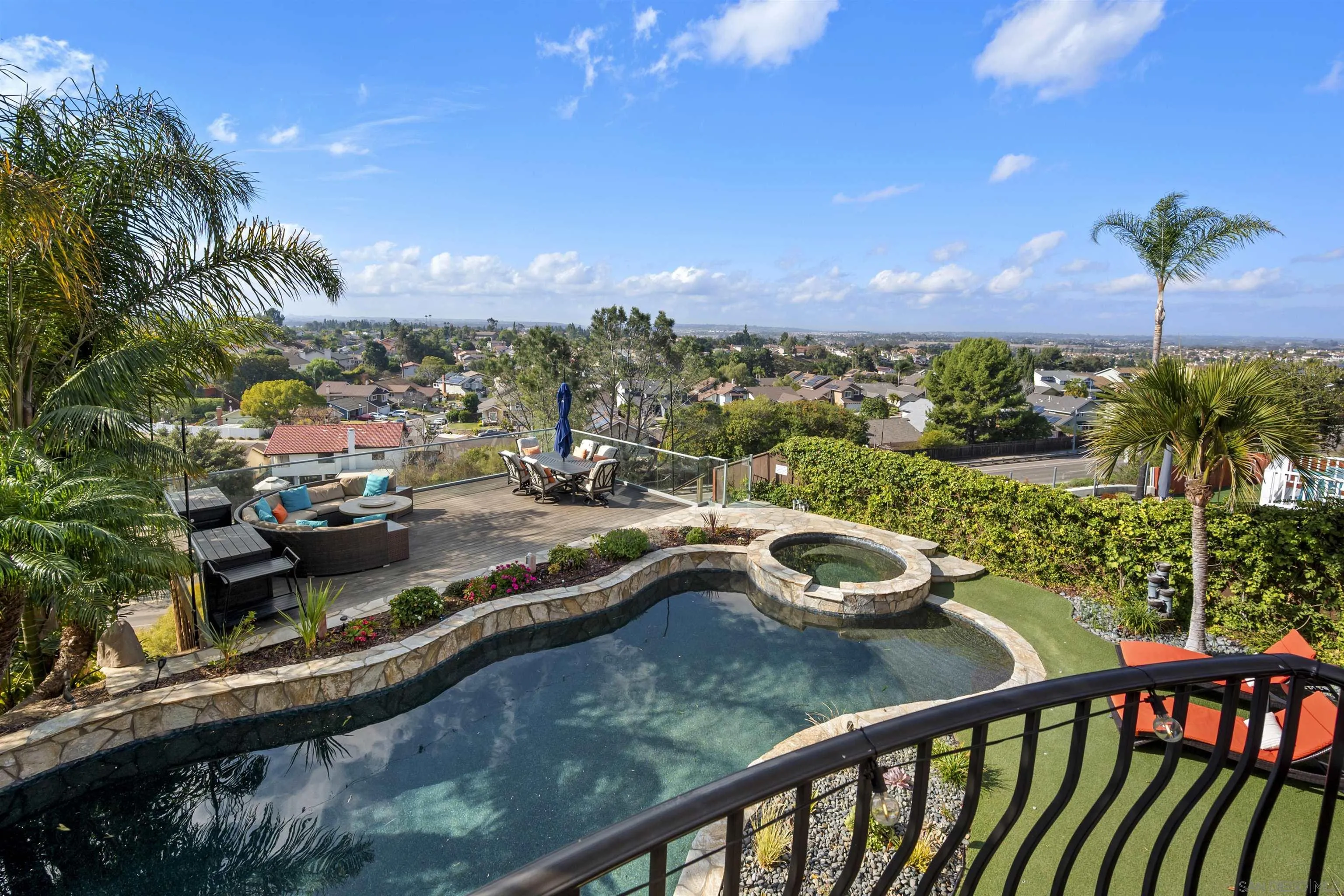 https://cdn.realtyfeed.com/cdn/127/250017441/e9be8b3c184a6fcc3503393dbe170662.webp
