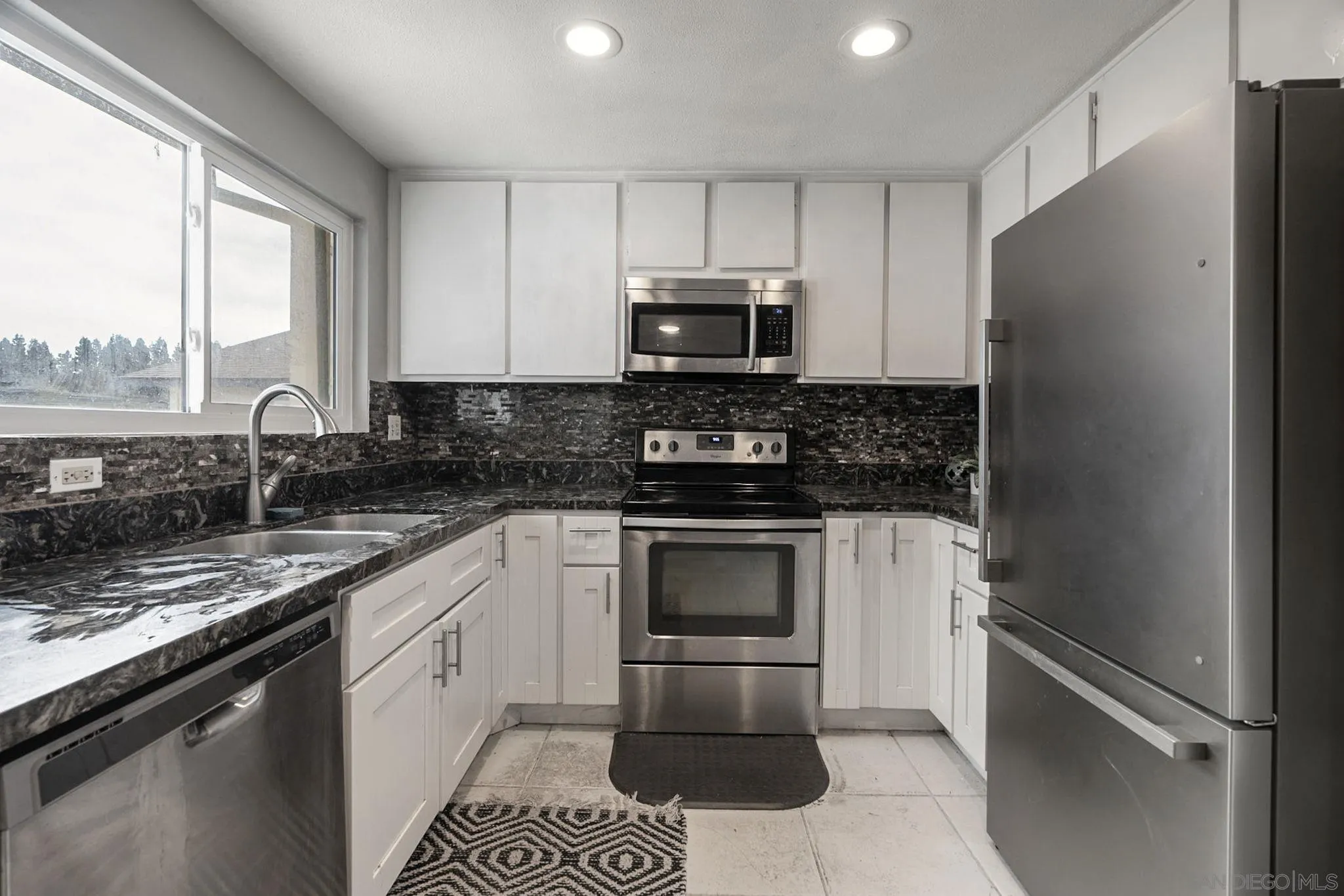 Photo #3: 250017634 Listing 