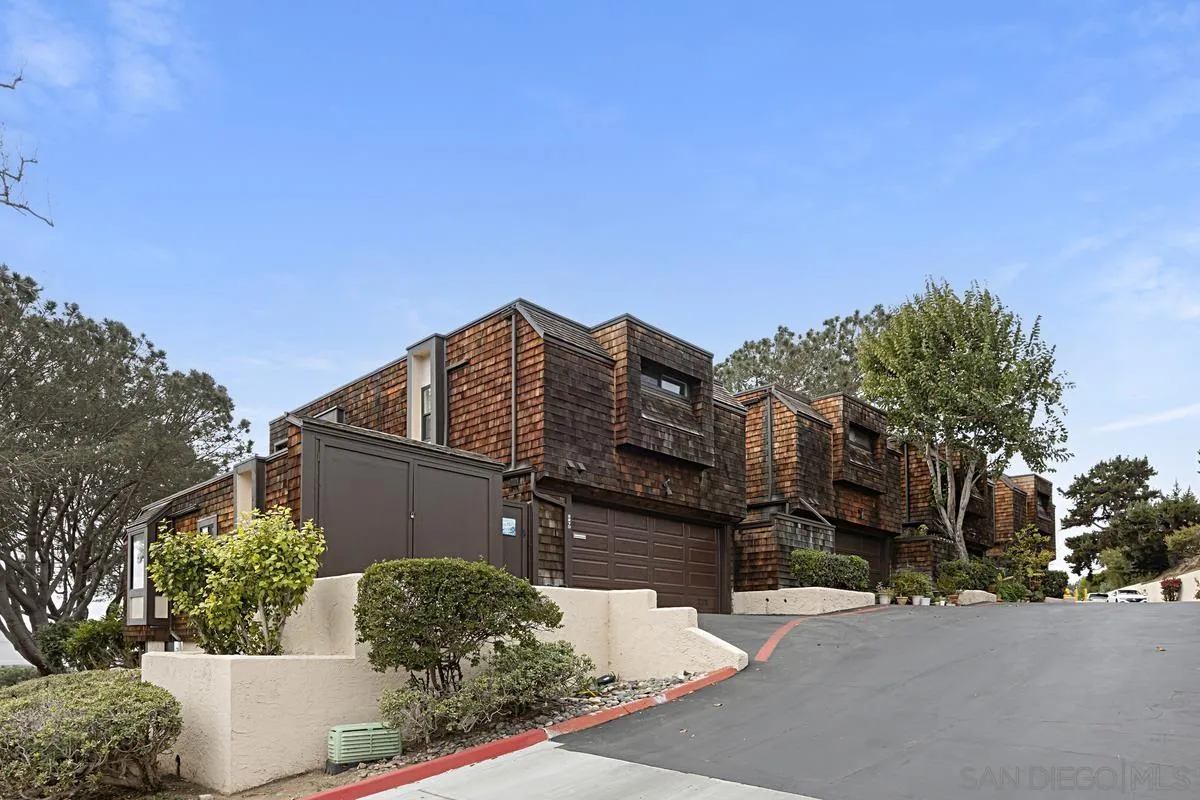 Photo #3: 250018106 Listing 