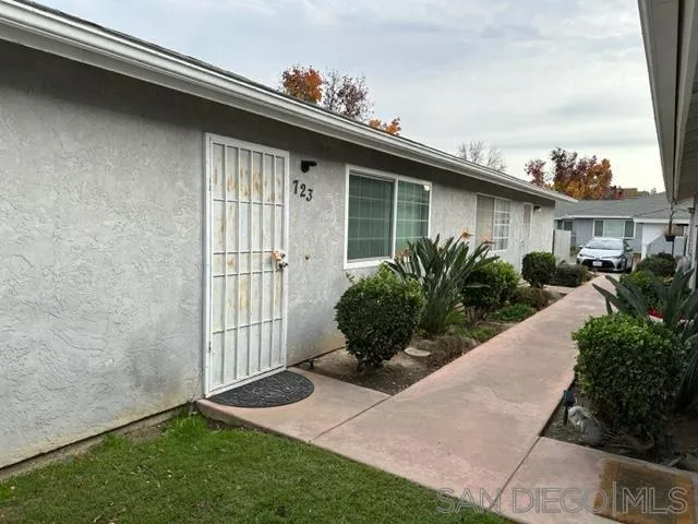 More Details about MLS # 250018111 : 723 S S ANZA ST