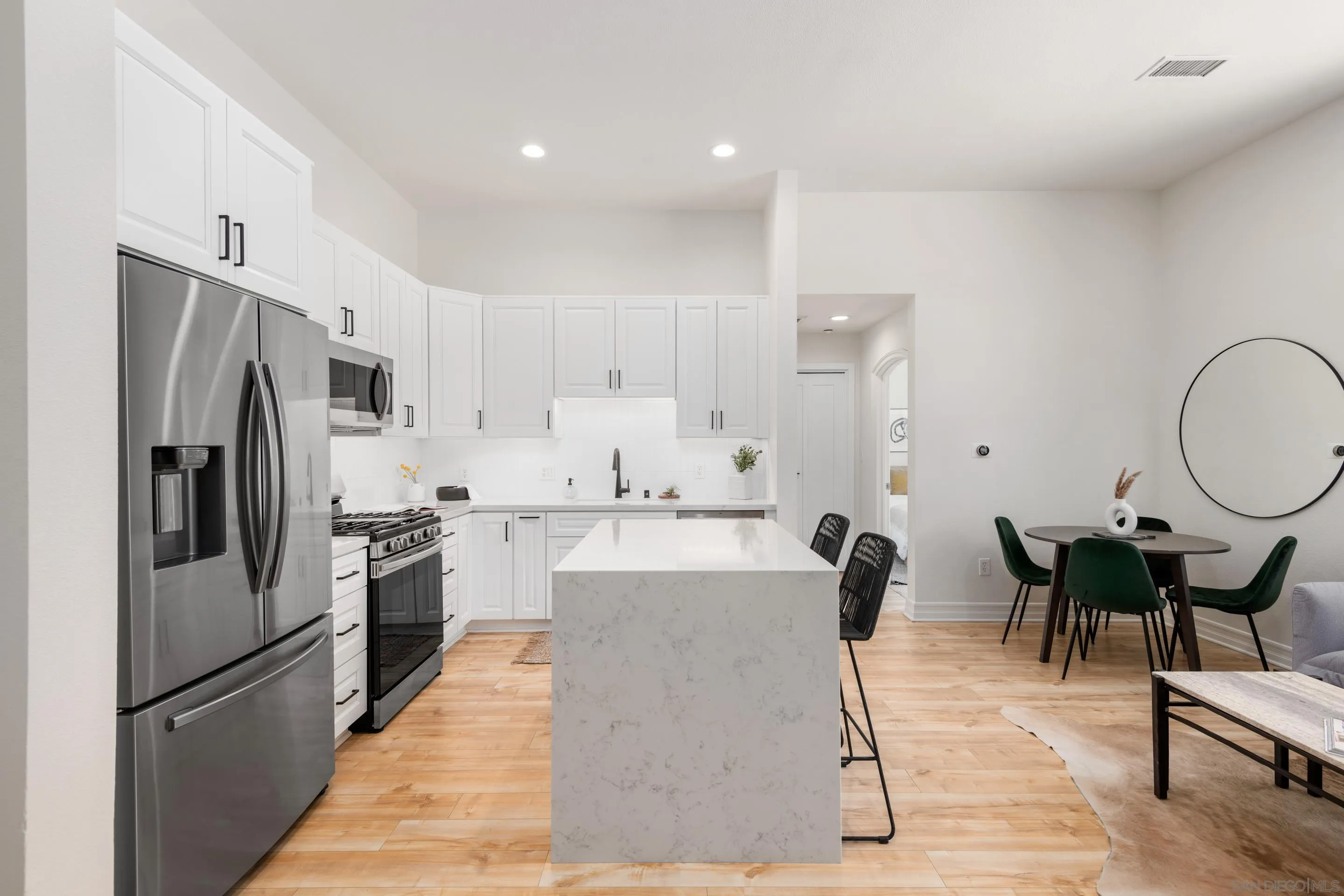 Photo #4: 250018142 Listing 