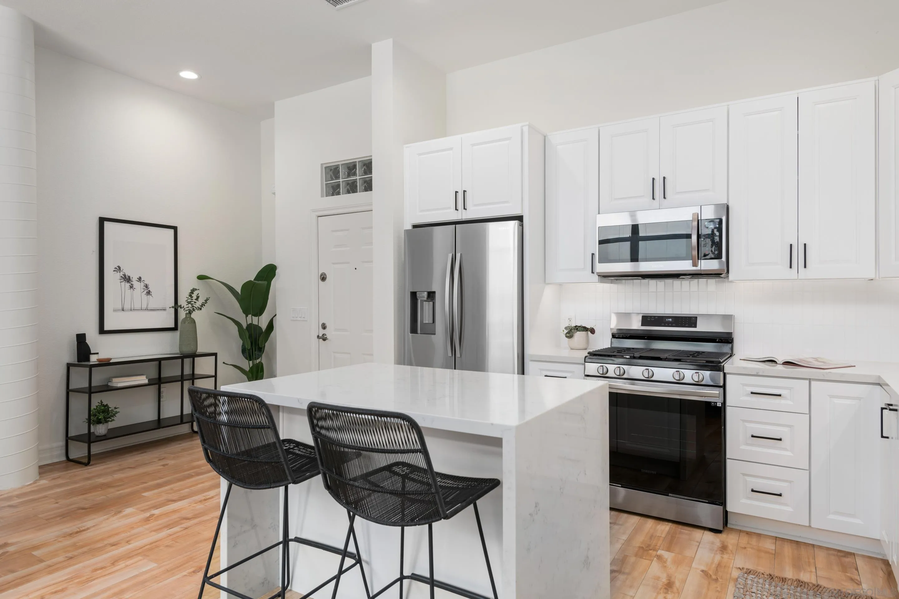 Photo #2: 250018142 Listing 