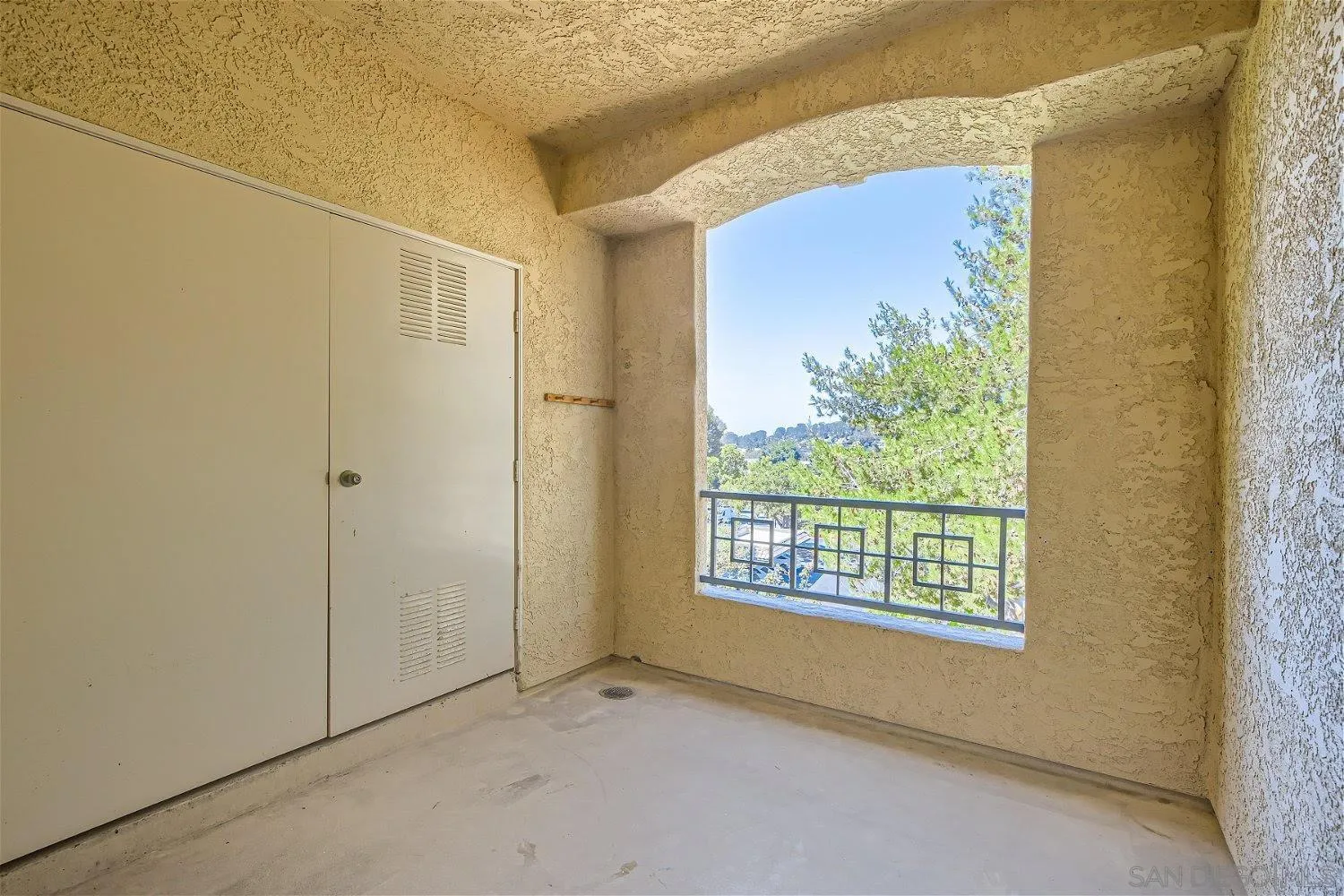 Photo #2: 250018167 Listing 