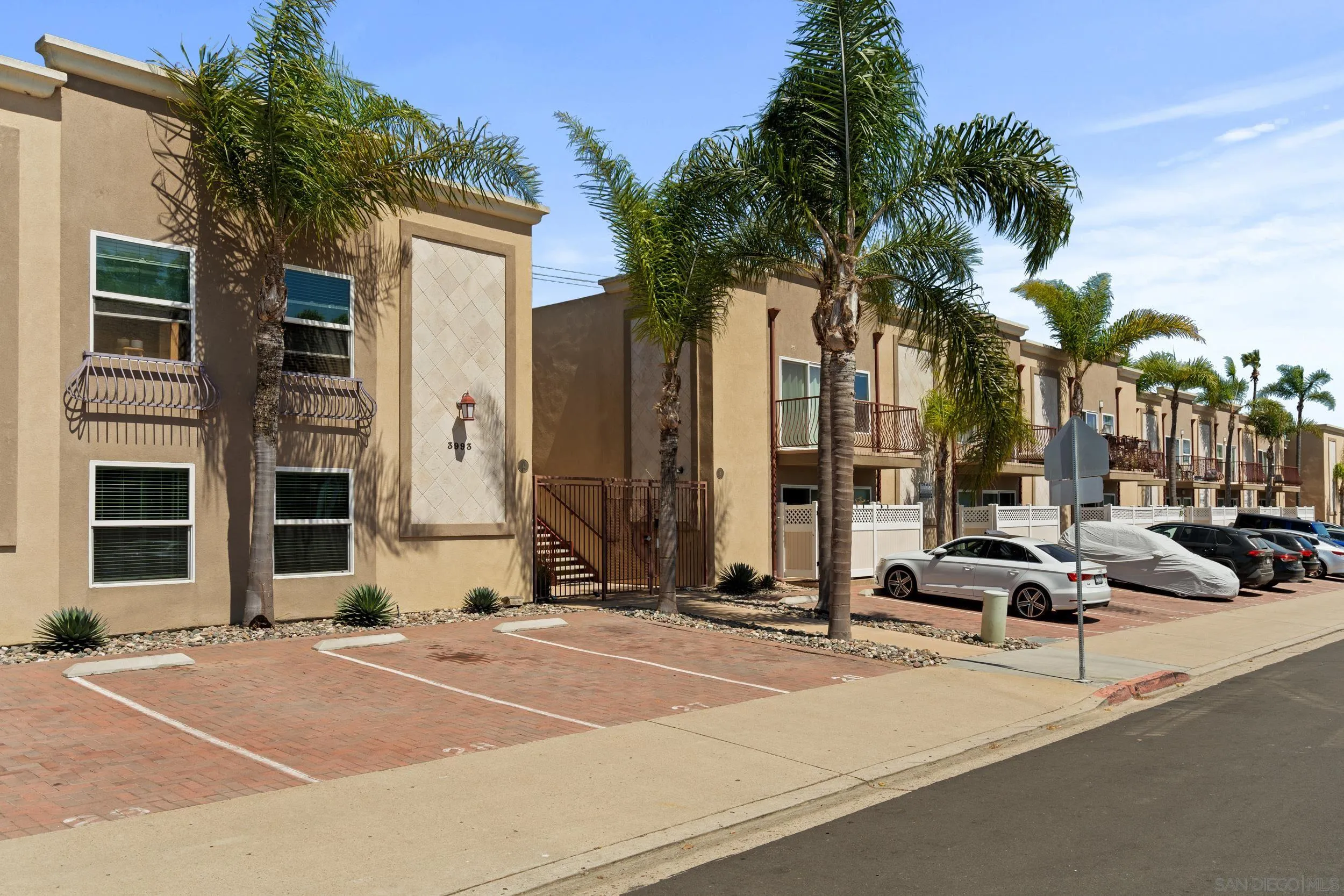 More Details about MLS # 250018191 : 3993 JEWELL ST A4