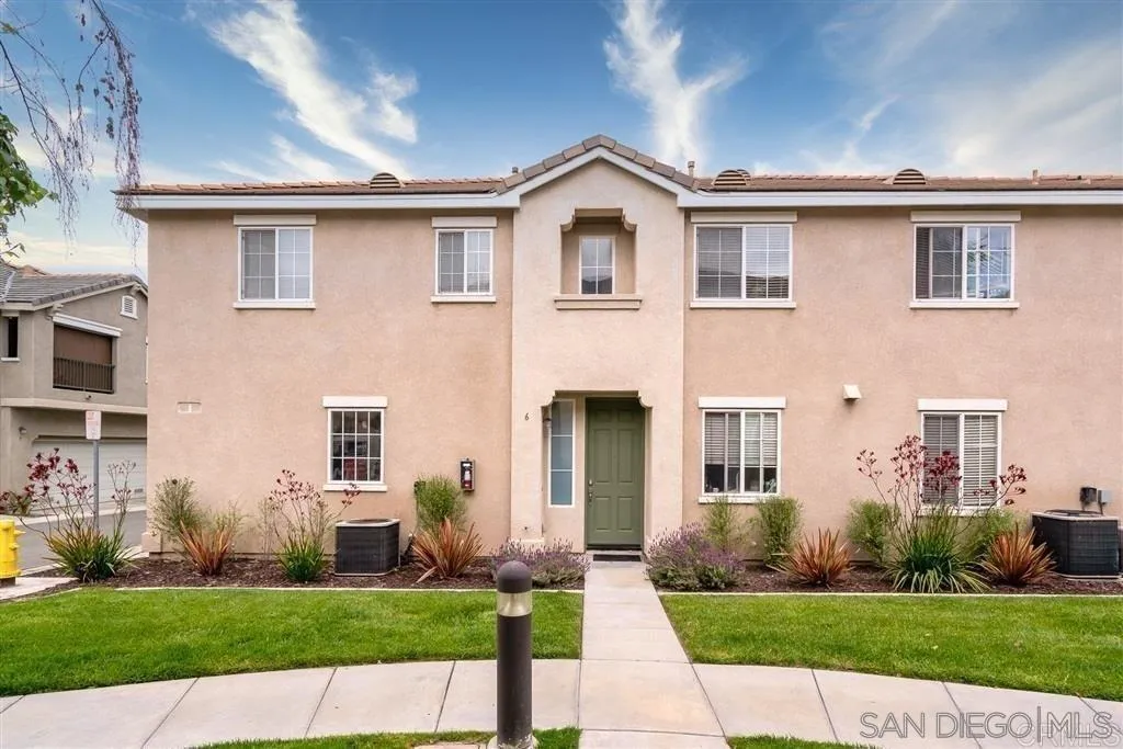More Details about MLS # 250018192 : 1461 LEVANT LN UNIT 6