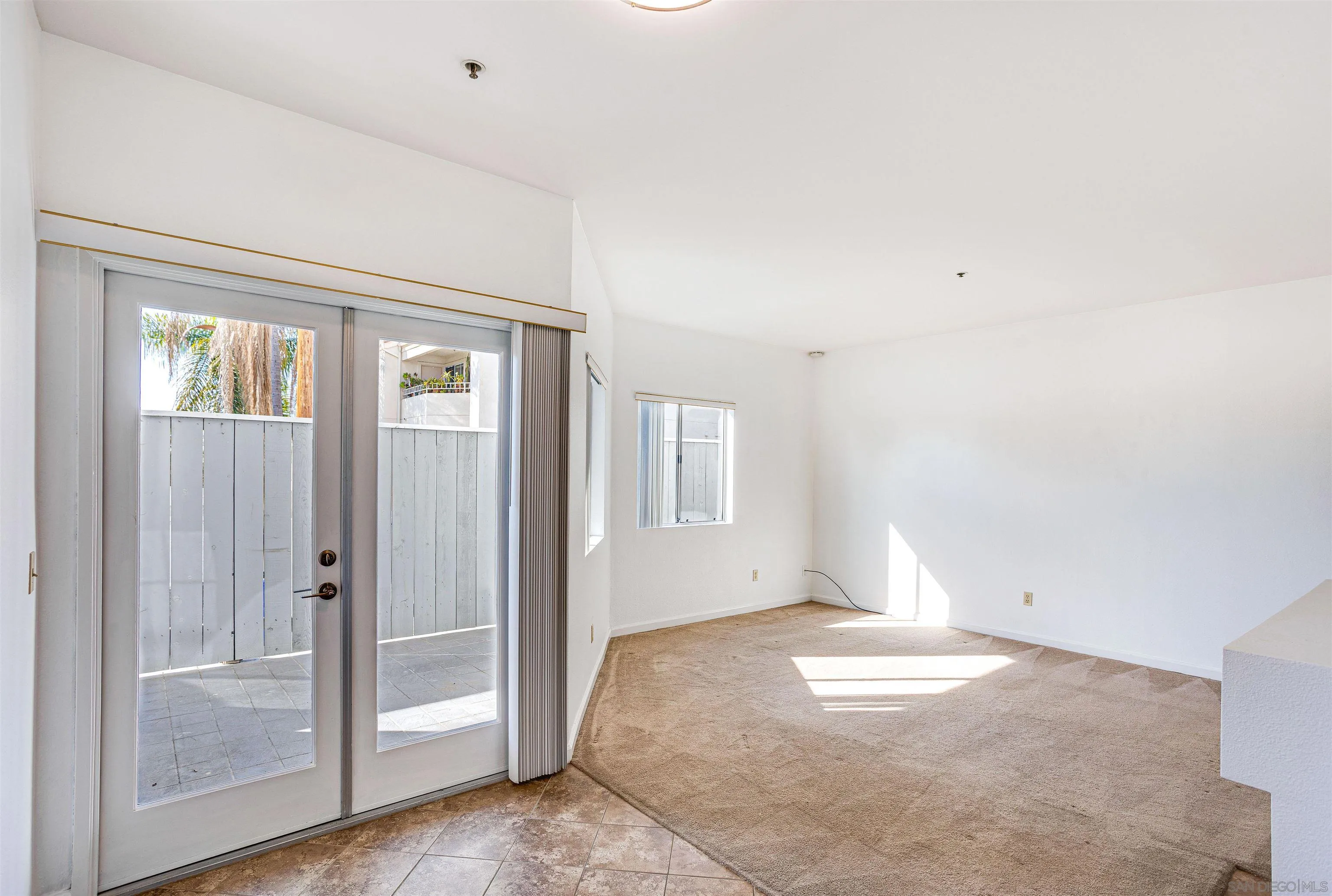 Photo #3: 250018228 Listing 