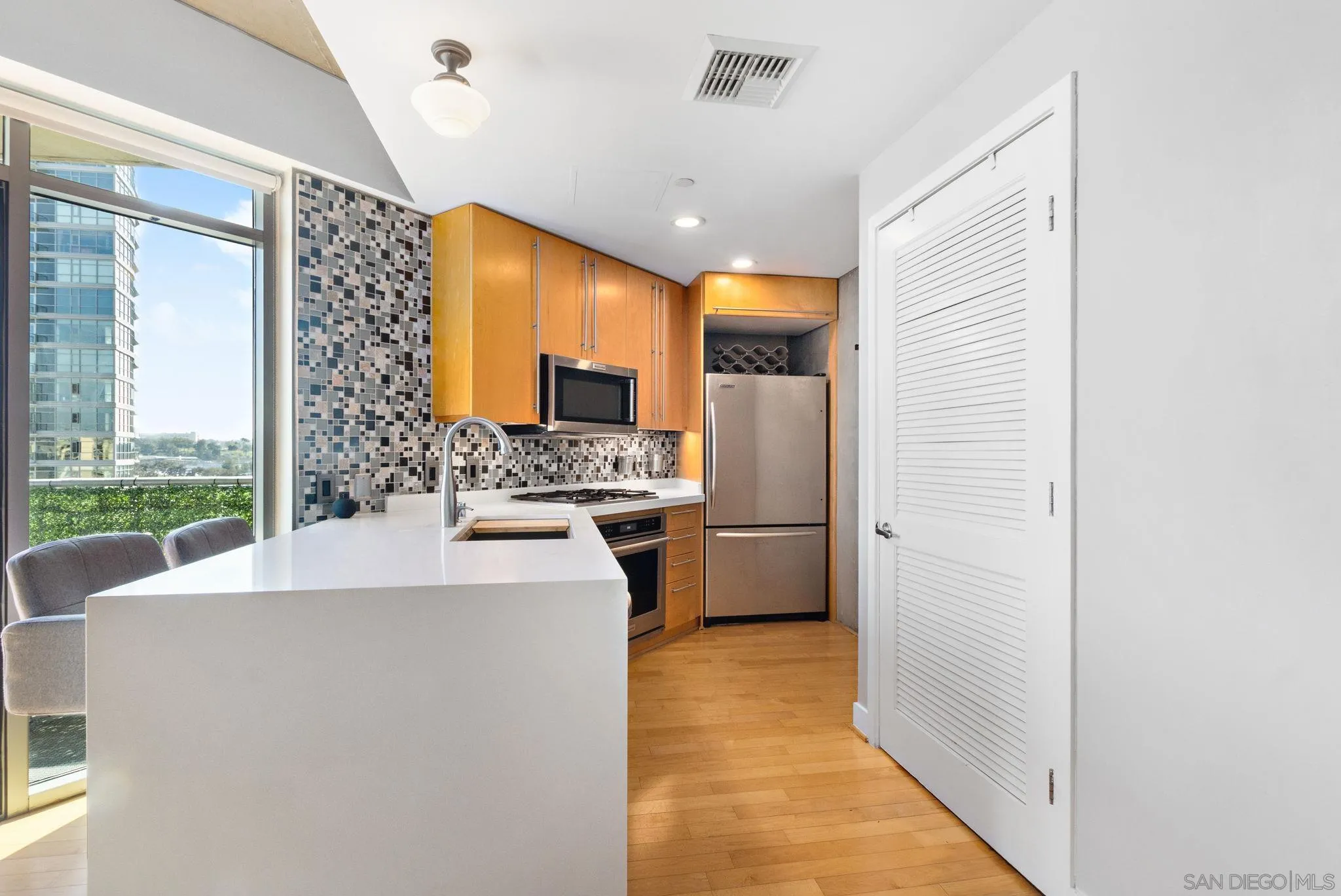 Photo #8: 250018298 Listing: Photo #8