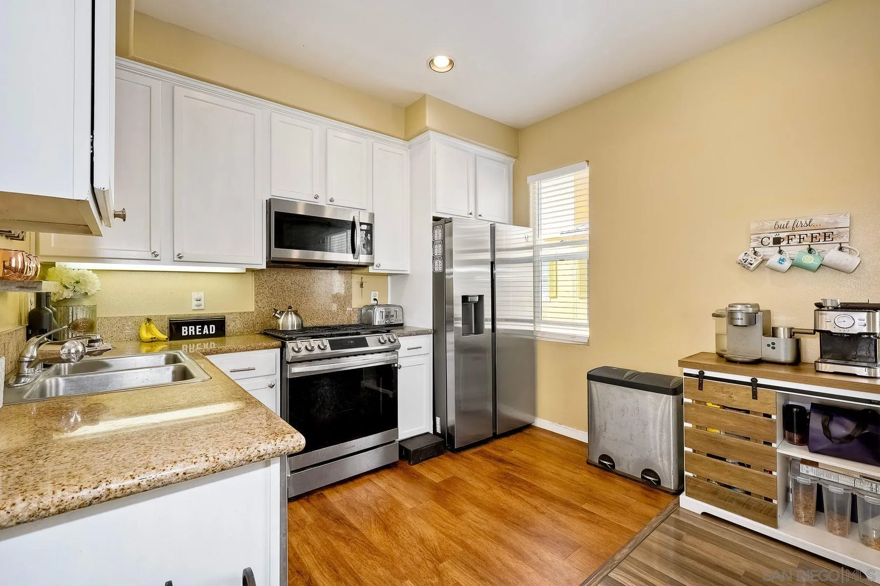 Photo #2: 250018415 Listing 