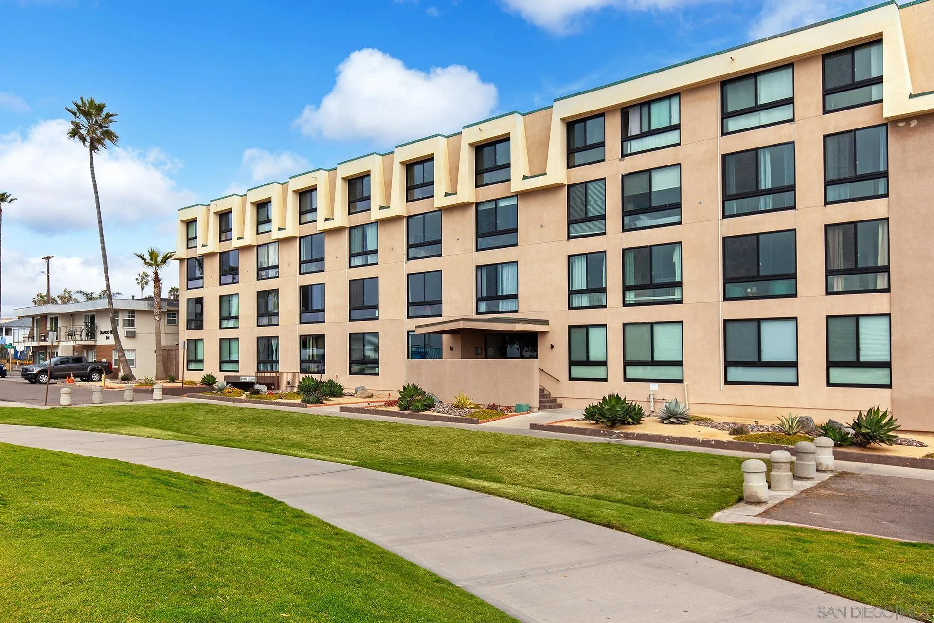 Photo #3: 250018445 Listing 