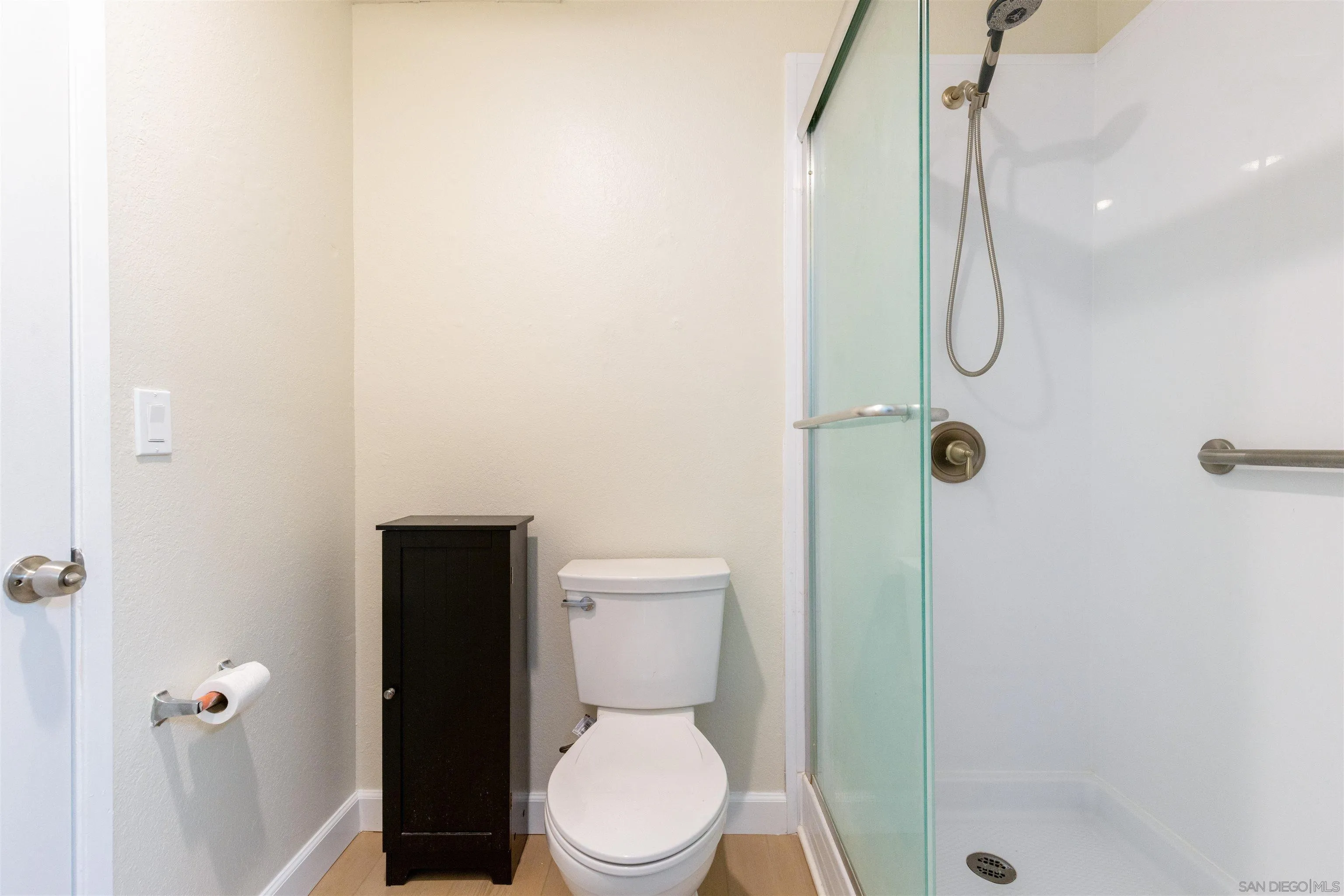 https://cdn.realtyfeed.com/cdn/127/250018614/229df0f01606b72b455fde306575d395.webp