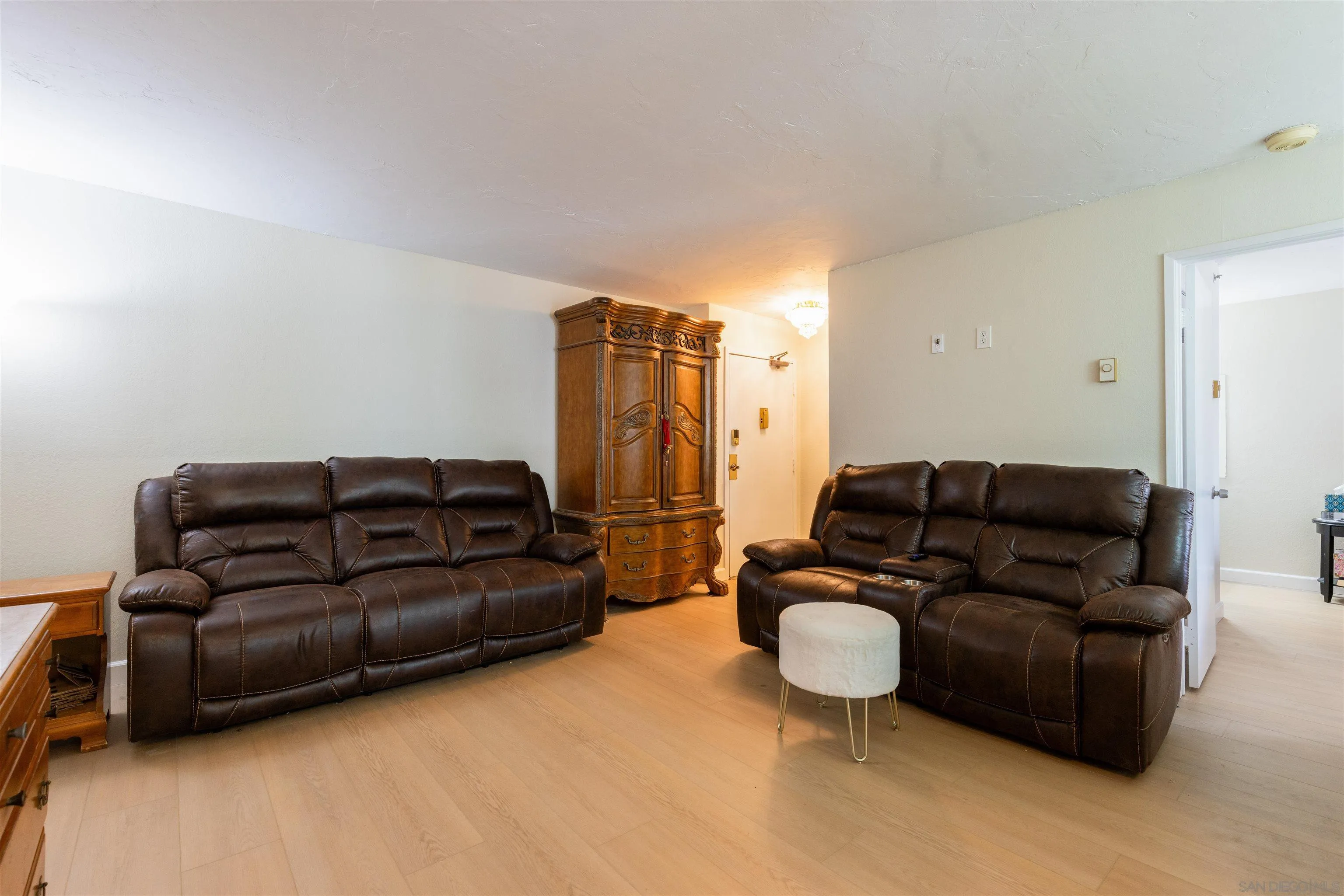 https://cdn.realtyfeed.com/cdn/127/250018614/3cf053ae8d330d443ddf7472fda237f4.webp