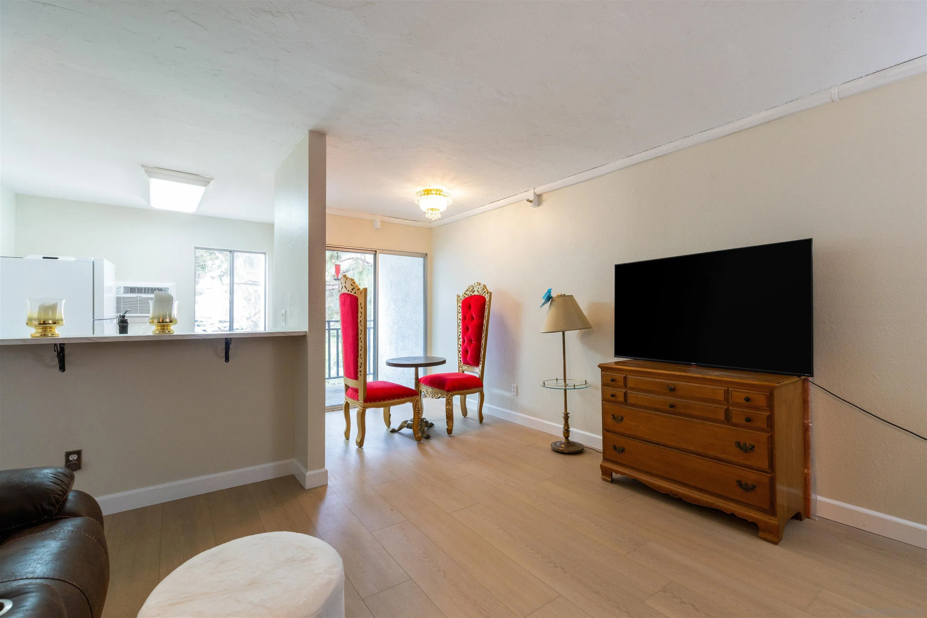 https://cdn.realtyfeed.com/cdn/127/250018614/cef822f0be5661599414fc1302424b9e.webp