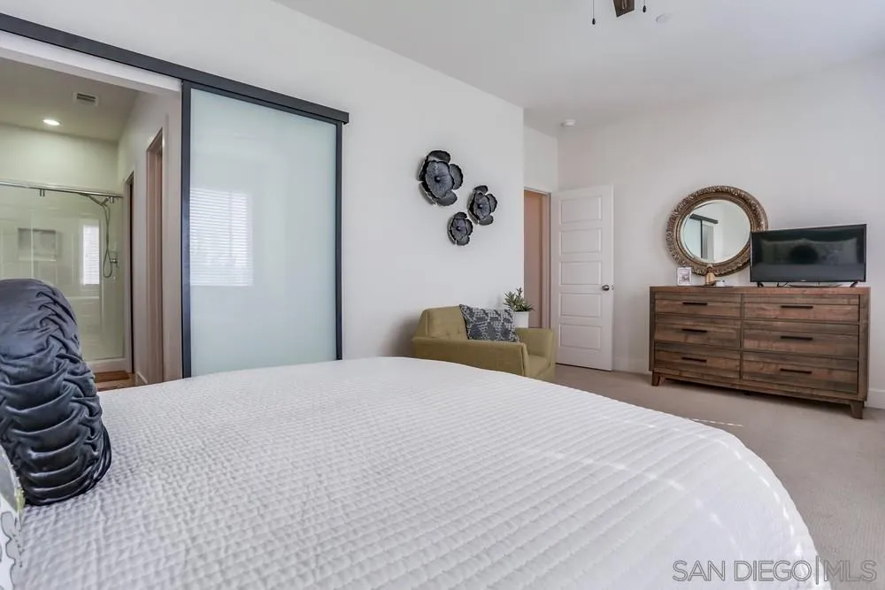 https://cdn.realtyfeed.com/cdn/127/250018742/083b78fd4efb4a0b1a1547e21f074854.webp