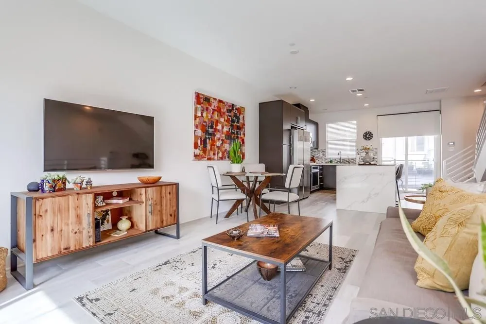https://cdn.realtyfeed.com/cdn/127/250018742/19c1f18e129f1be2f60af1e91f458ec6.webp