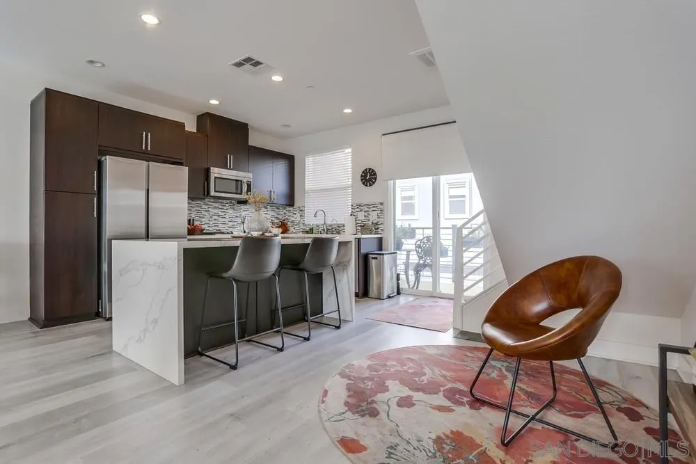https://cdn.realtyfeed.com/cdn/127/250018742/897fee4f170555c4660a634545bb7045.webp