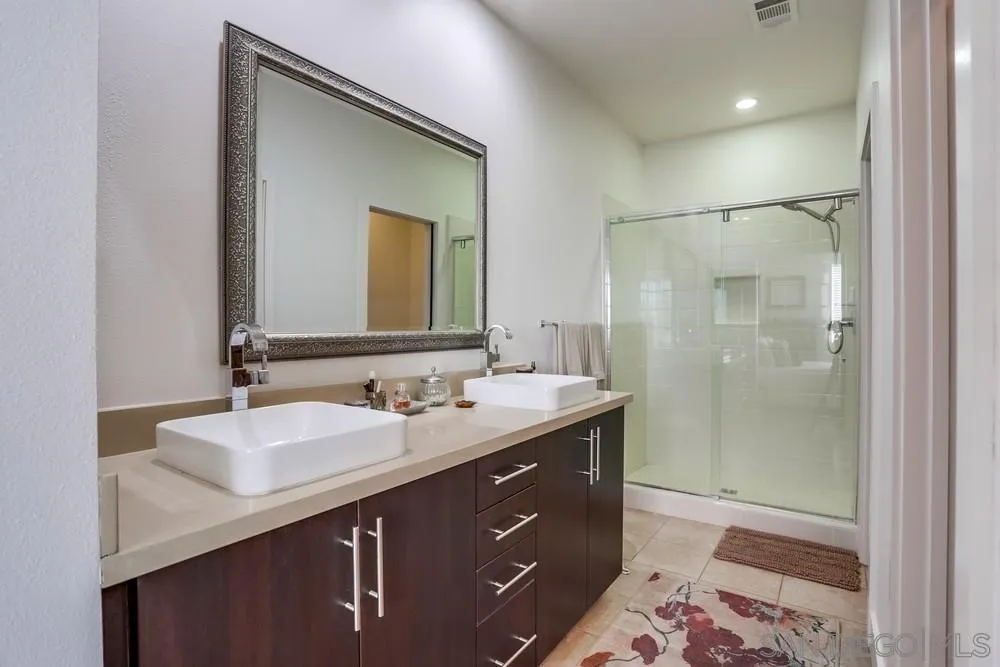 https://cdn.realtyfeed.com/cdn/127/250018742/a8136d08b586b2365ed7e7067924a360.webp