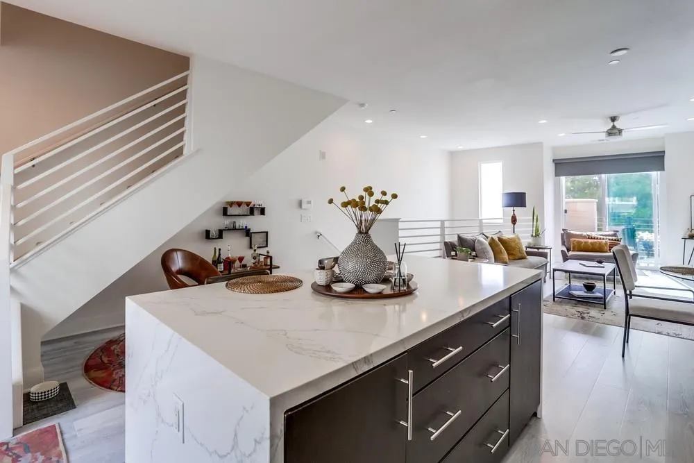 https://cdn.realtyfeed.com/cdn/127/250018742/f096cbcb5ce15cf38a65a015be266000.webp