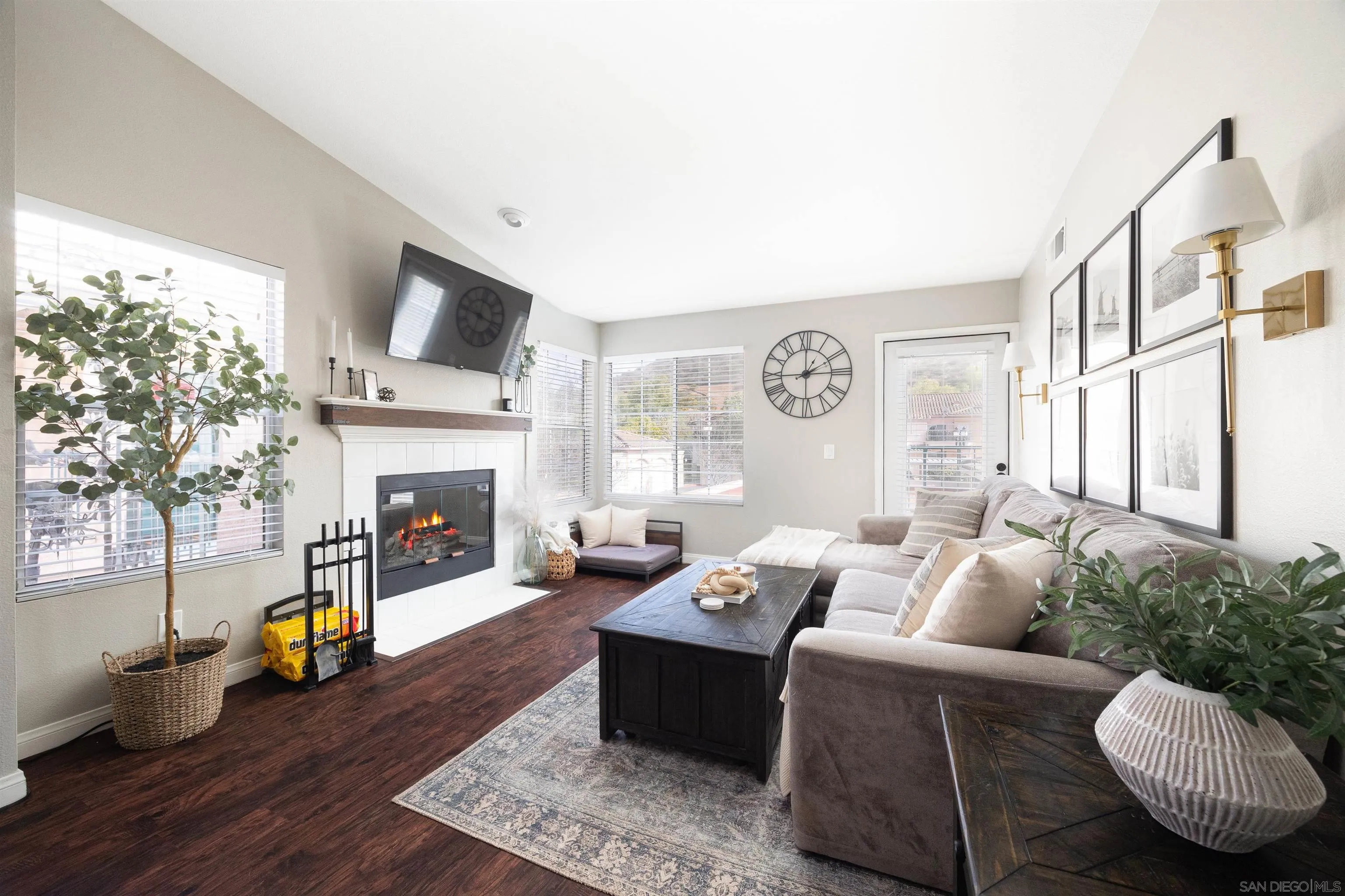 Photo #2: 250018816 Listing 