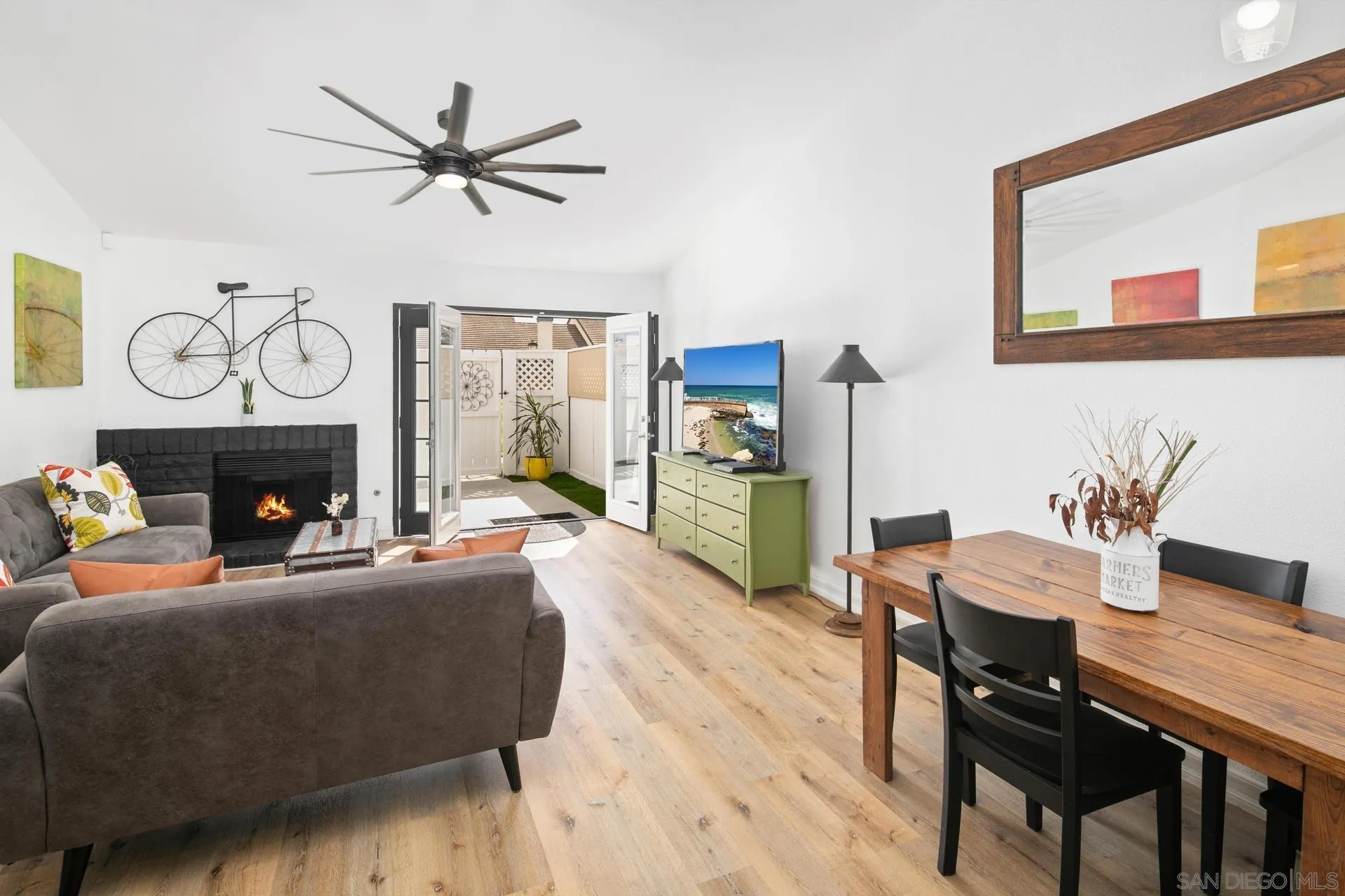 More Details about MLS # 250018826 : 453 BANCROFT GL