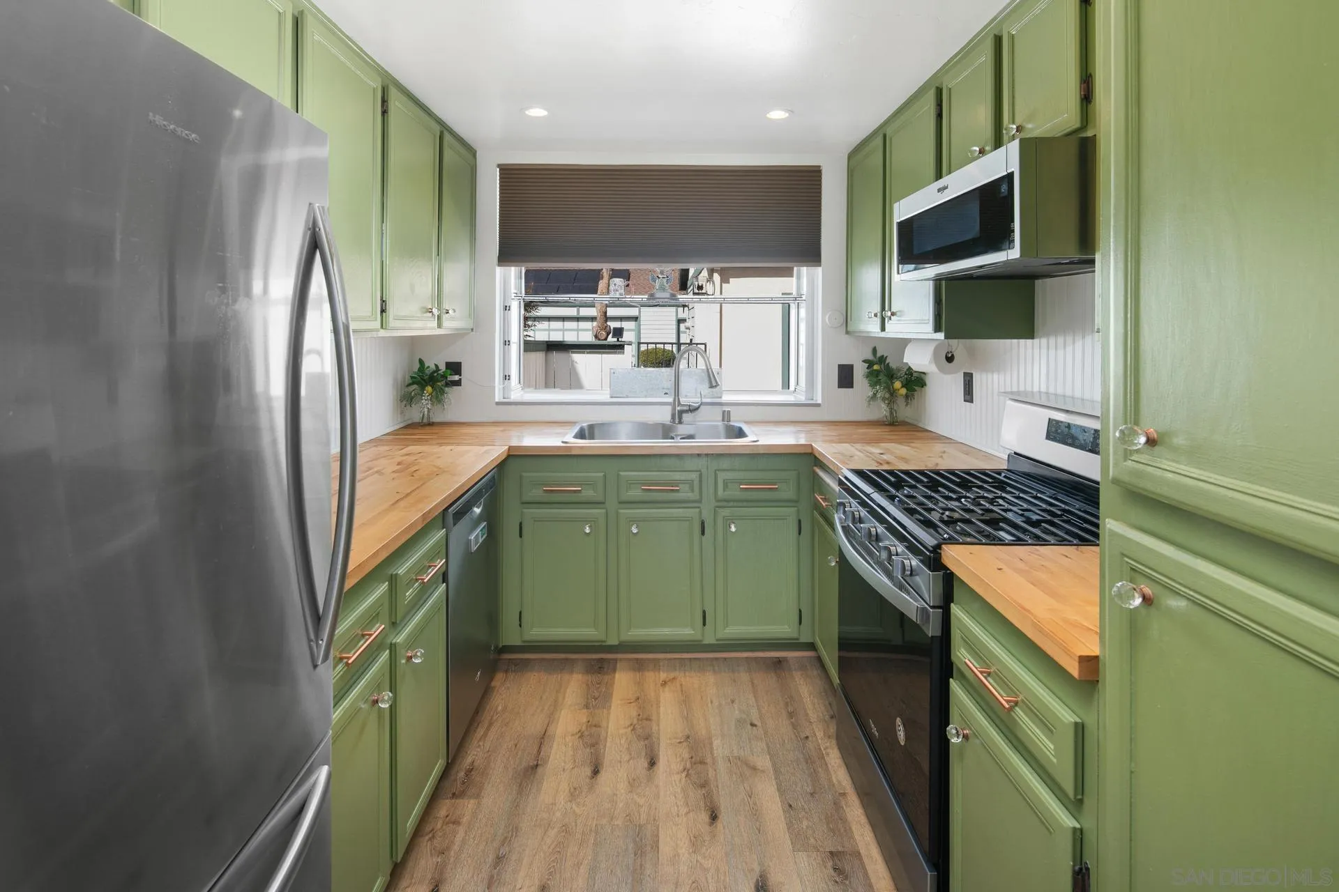 Photo #5: 250018826 Listing 