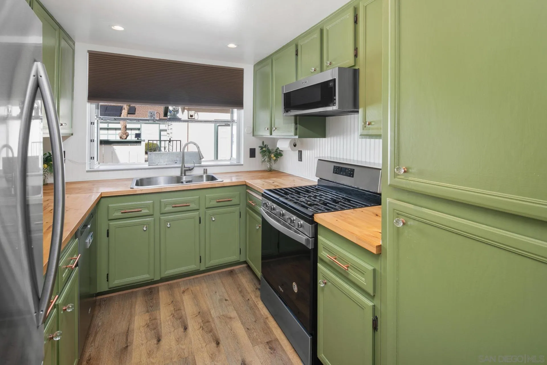 Photo #6: 250018826 Listing 