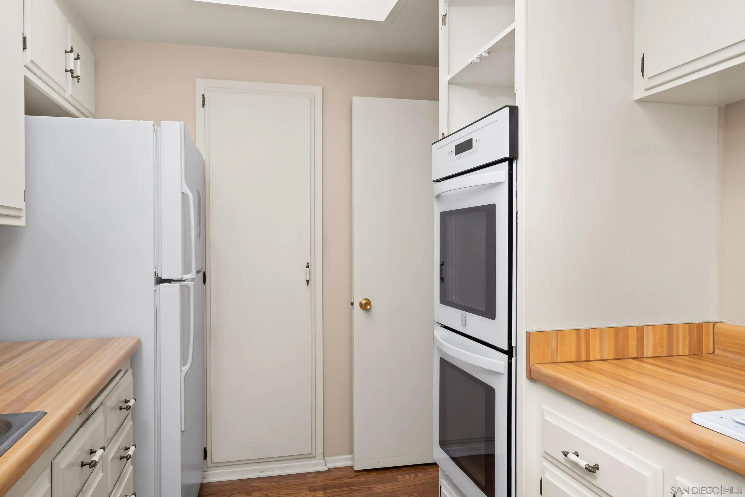 https://cdn.realtyfeed.com/cdn/127/250018841/11e923f460b978a05e9f25880d8dd454.webp