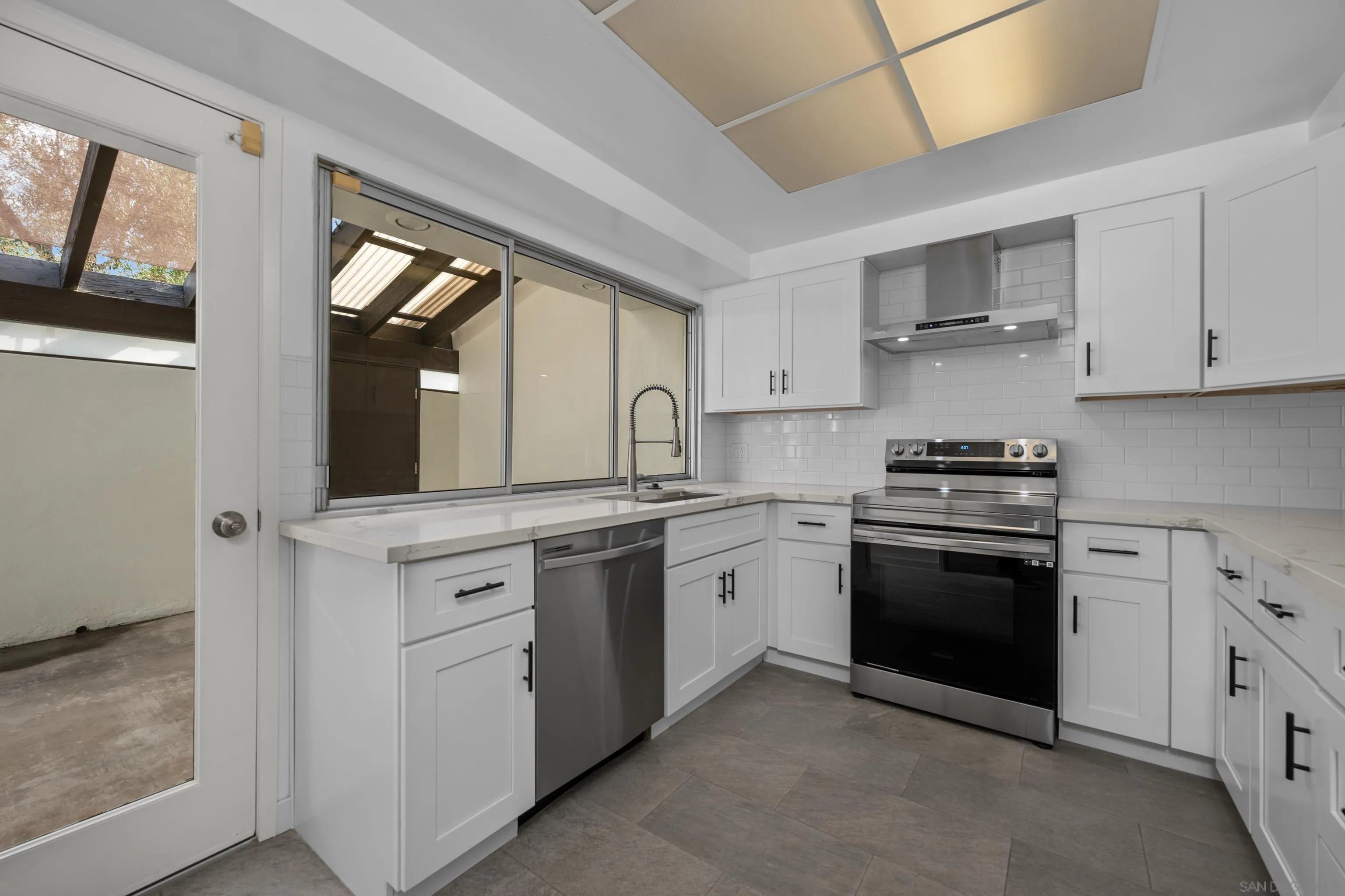Photo #3: 250018903 Listing 