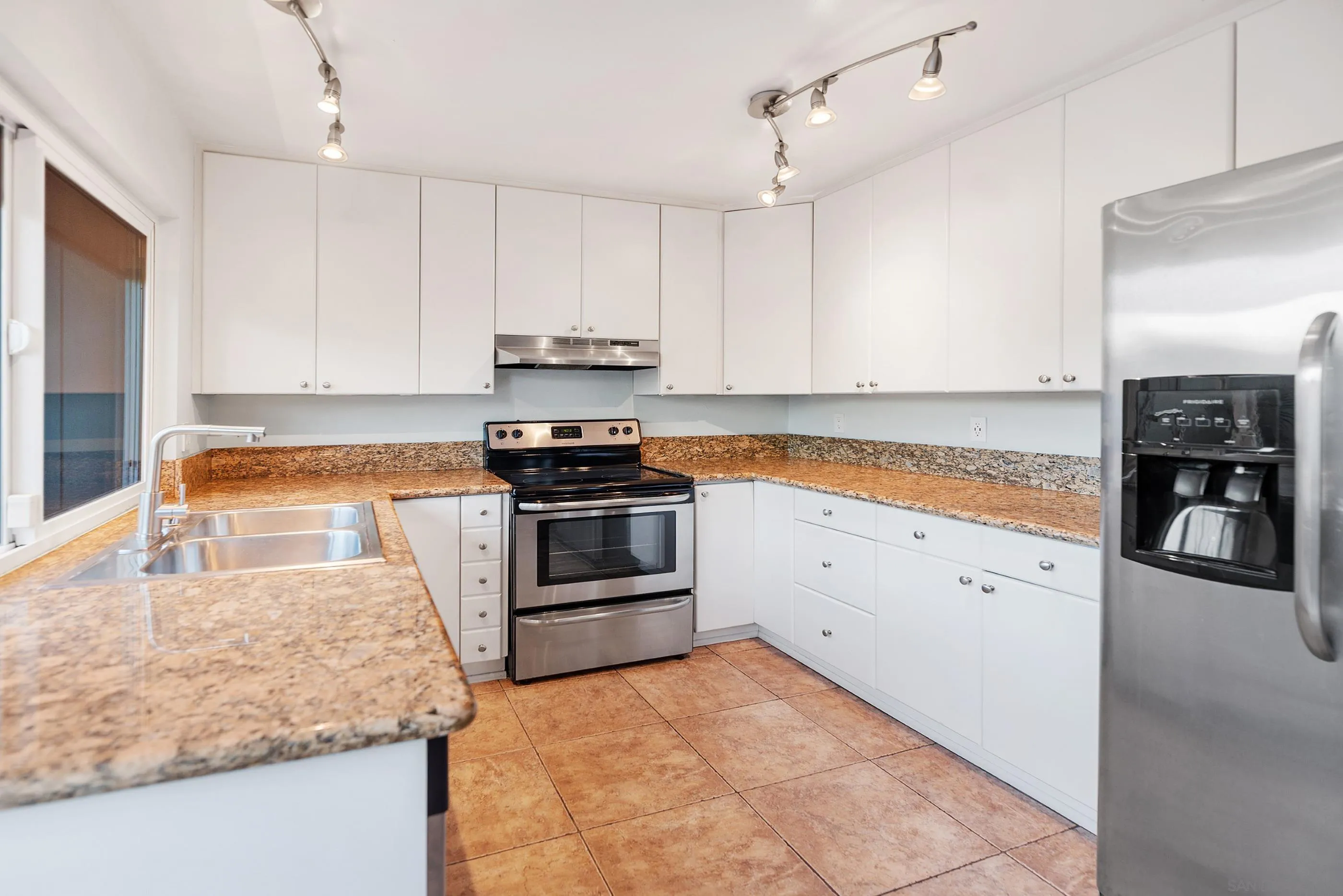 Photo #15: 250018940 Listing: Photo #15