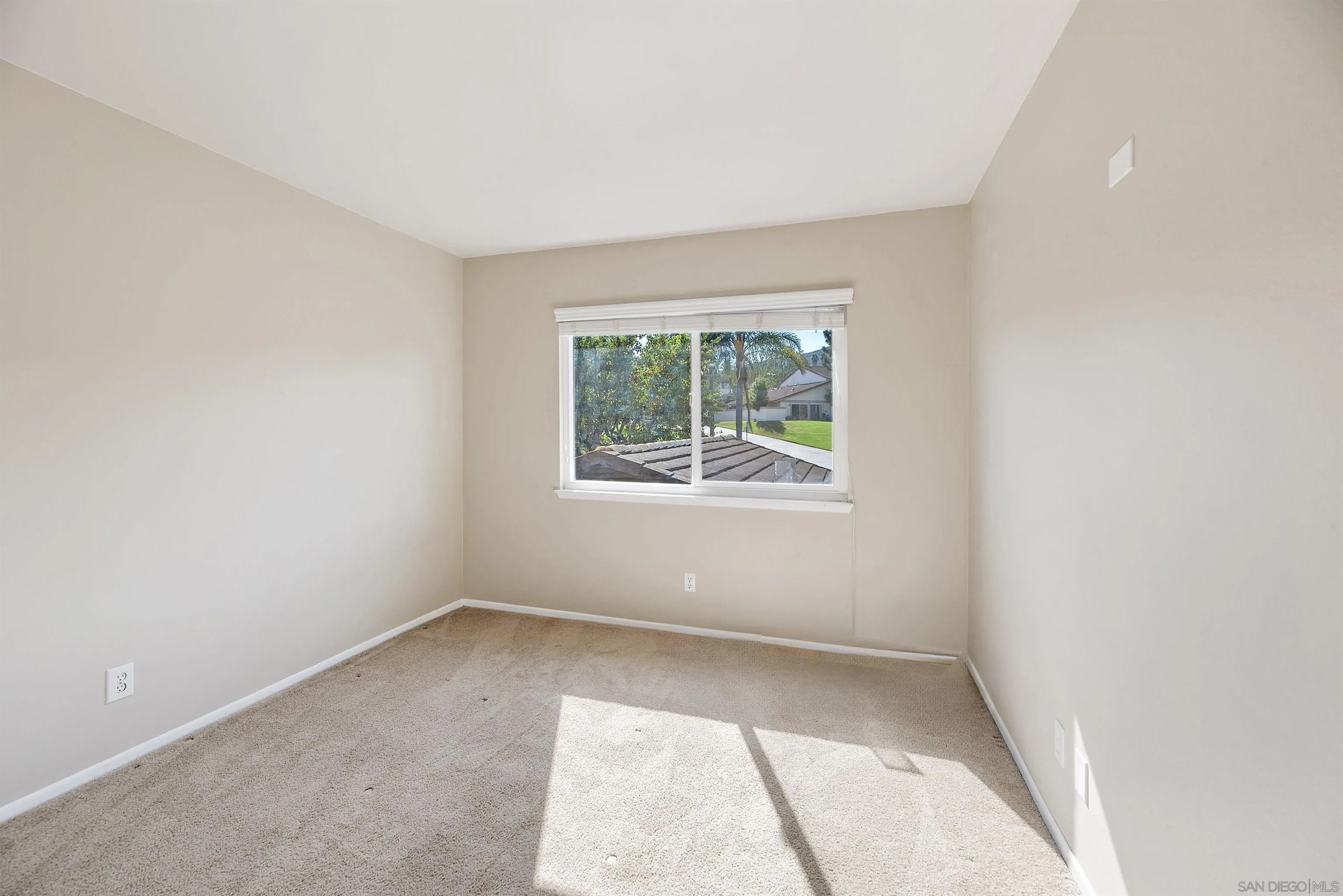 Photo #33: 250018940 Listing: Photo #33