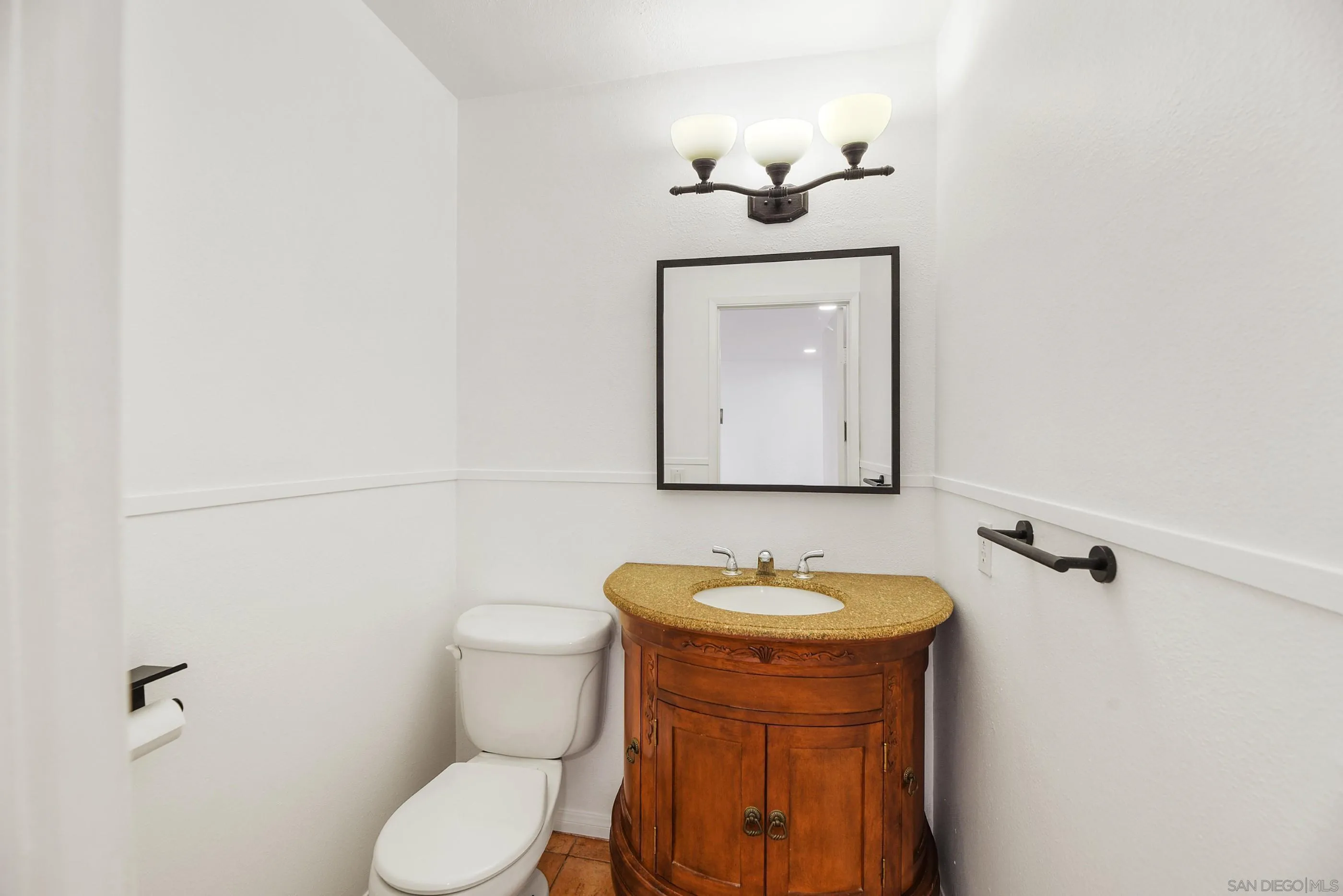 Photo #10: 250018940 Listing: Photo #10