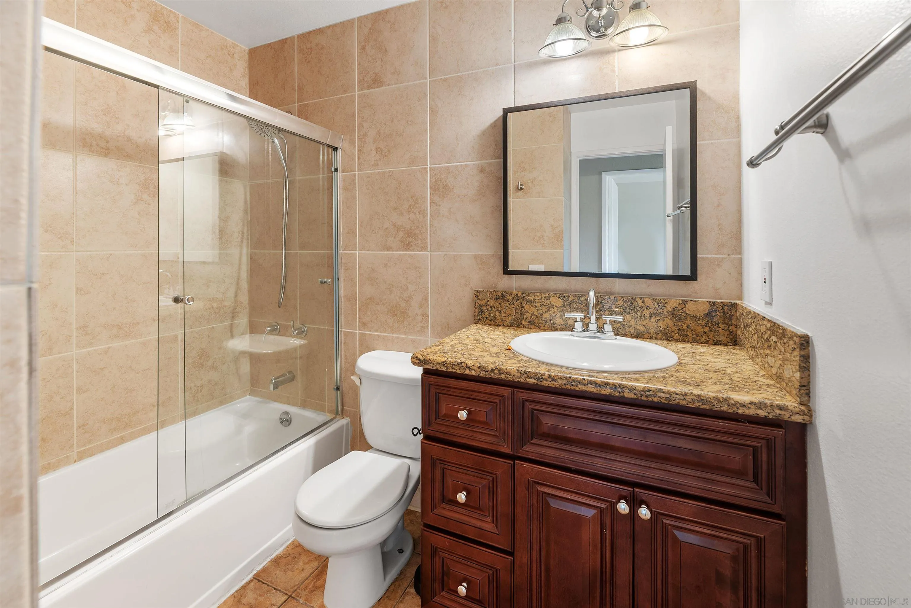 Photo #25: 250018940 Listing: Photo #25